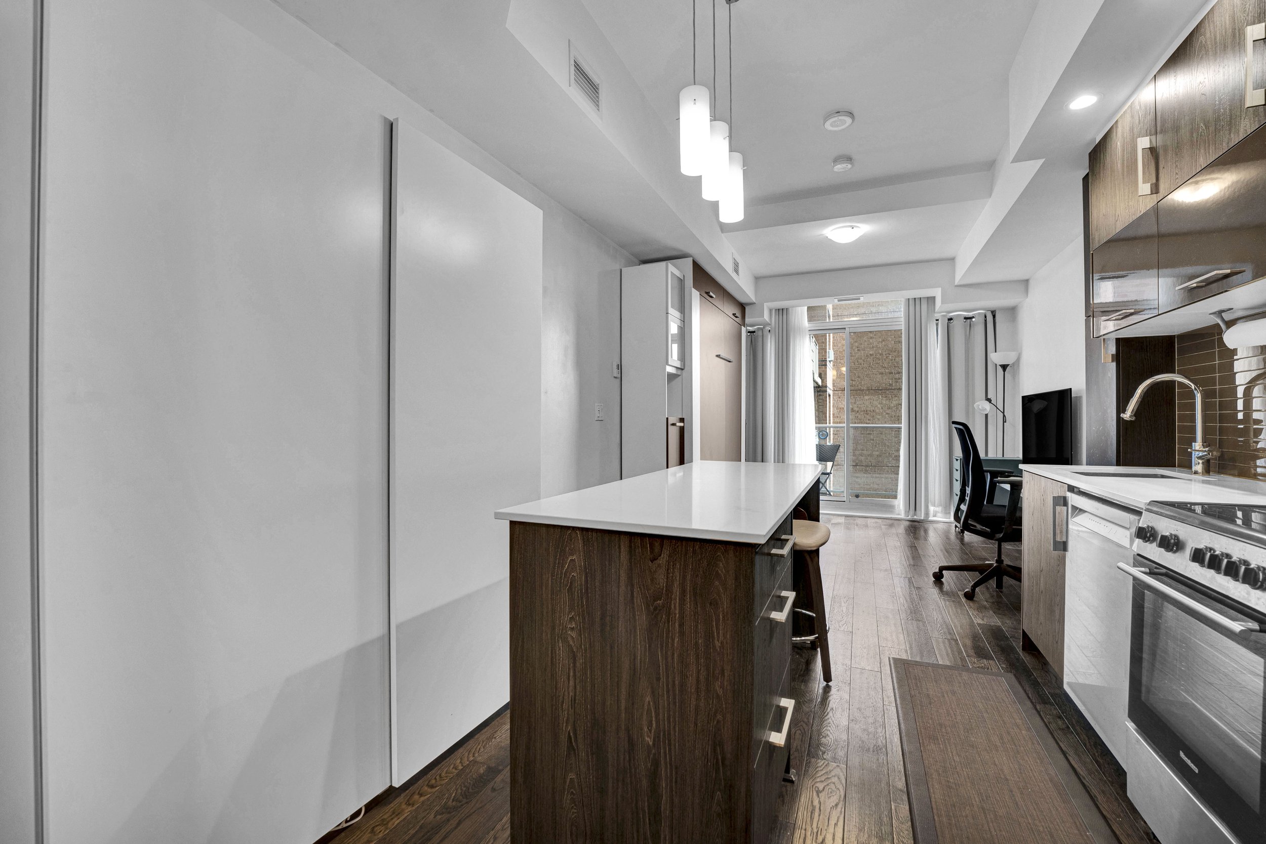 255-bay-street-unit-309-kitchen