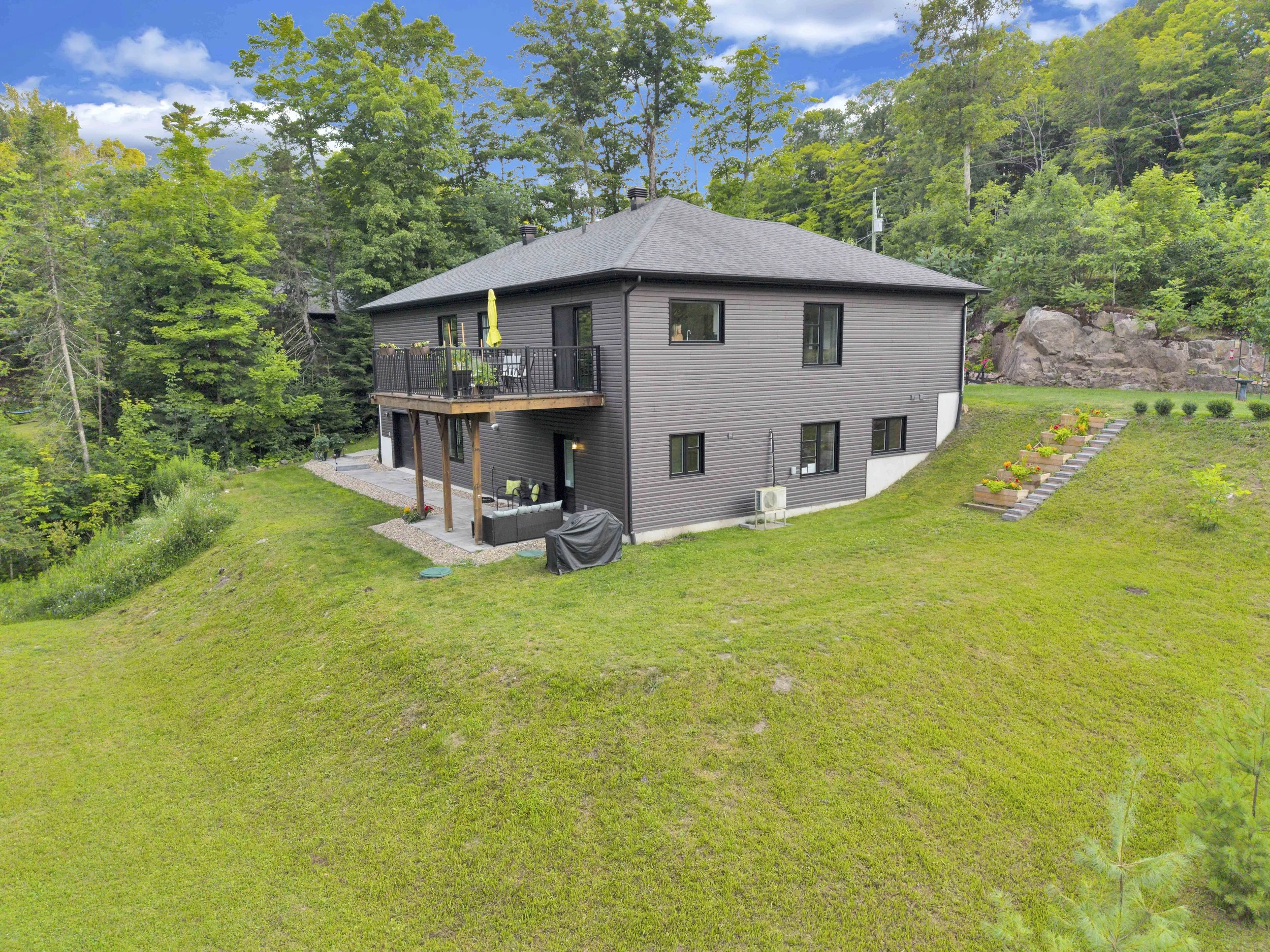 Val-Des-Monts Real Estate Photographer