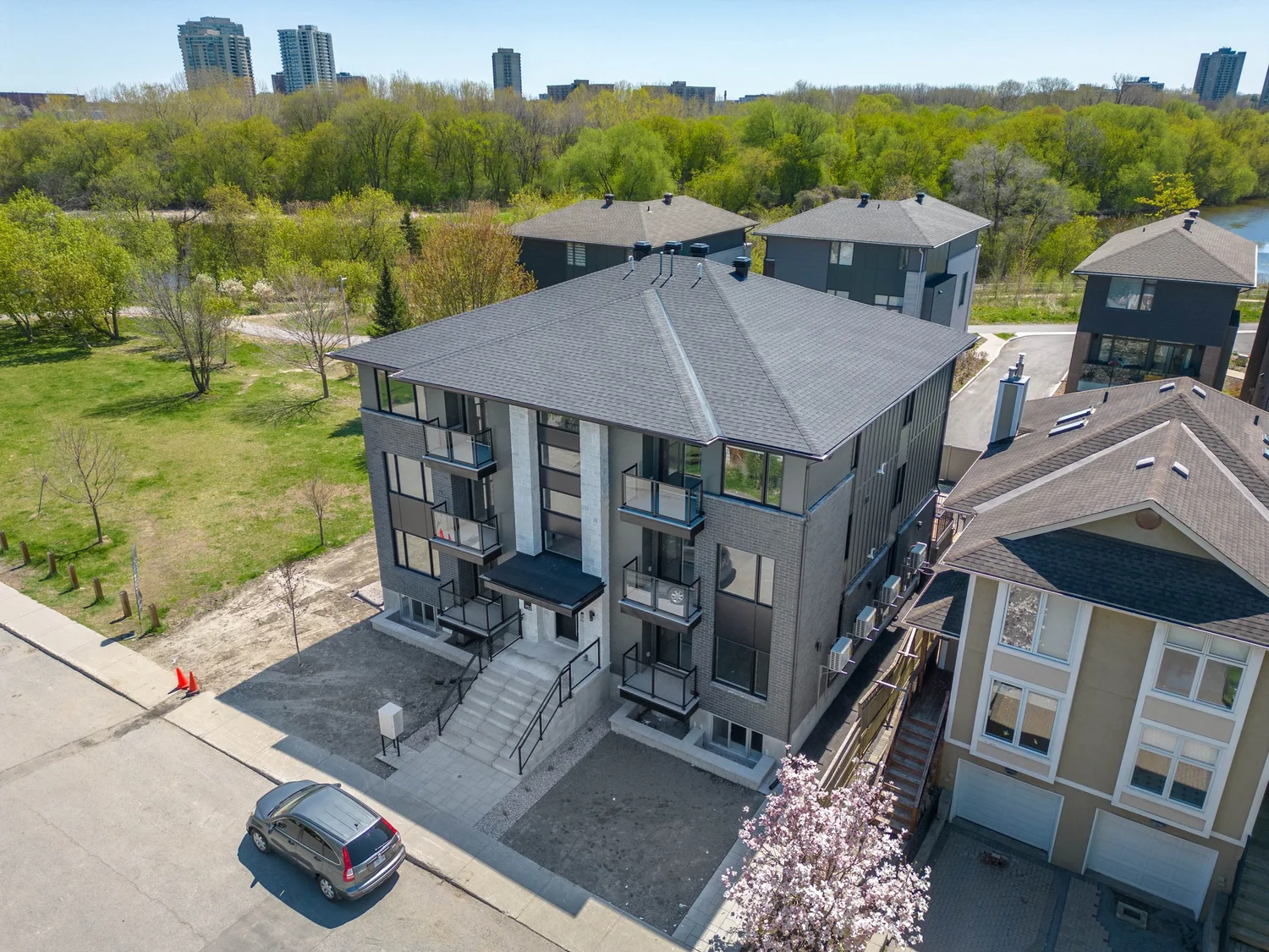 152 Springhurst Avenue, Old Ottawa East, property photography by NVISION 3D — view 4