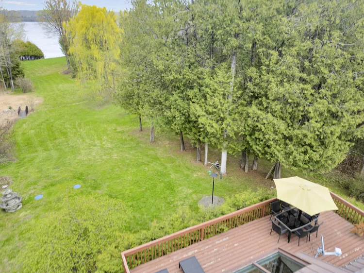 5468 Torbolton Ridge property photograph 24
