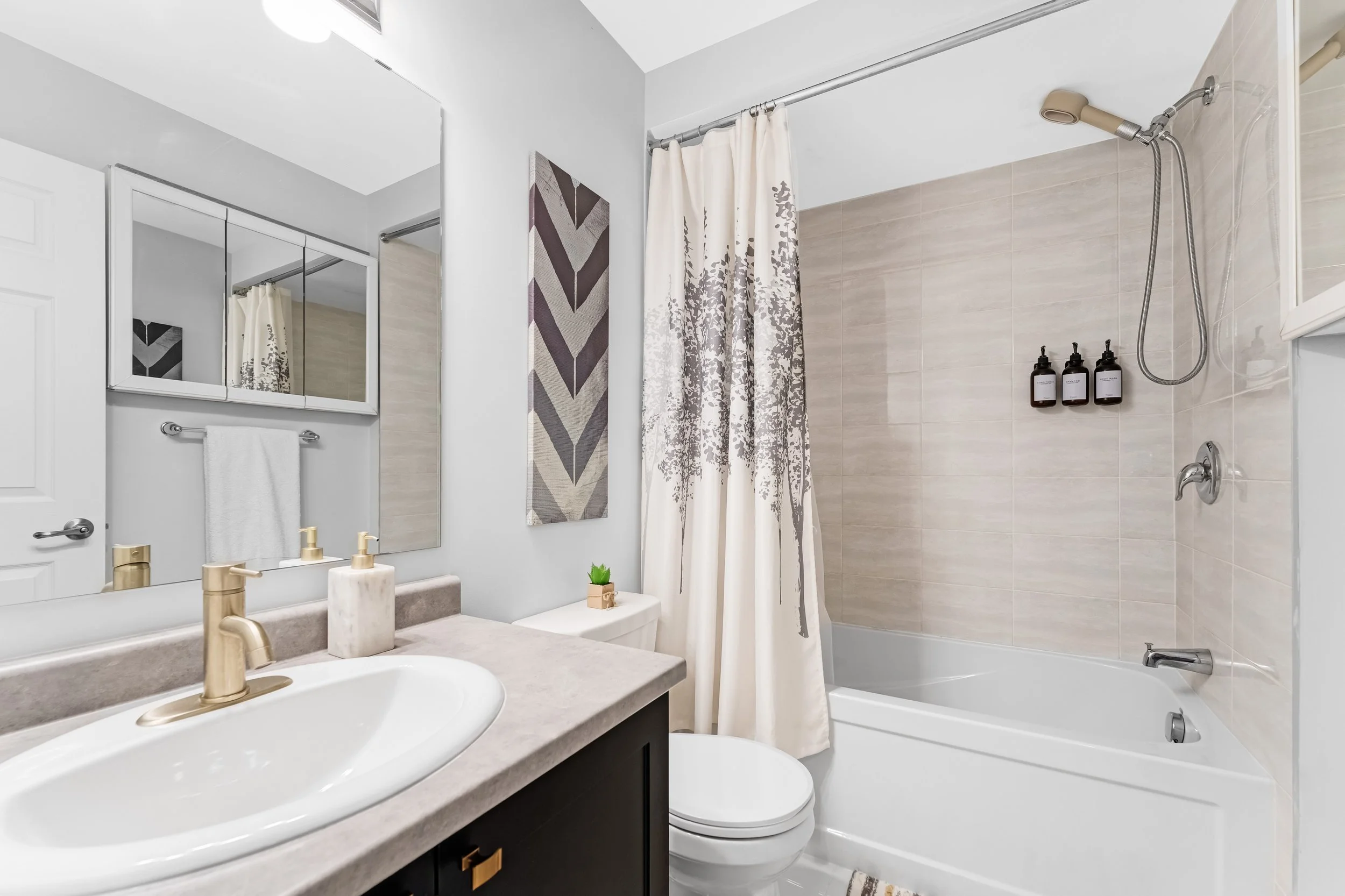 Ottawa Airbnb Photography 618 Bellatrix Walk