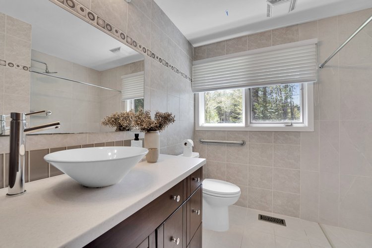 5468 Torbolton Ridge property photograph 106