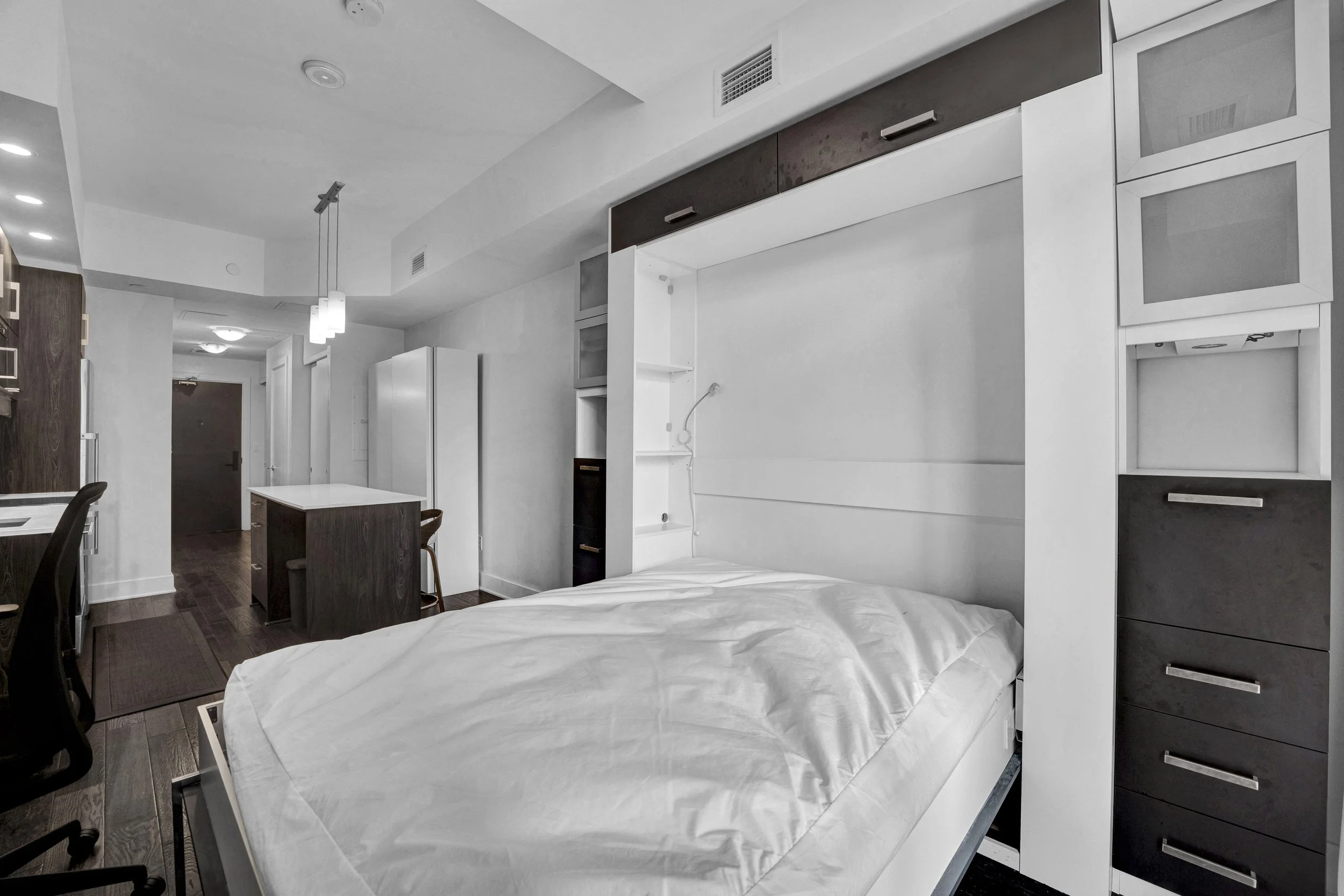 255-bay-street-unit-309-bedroom
