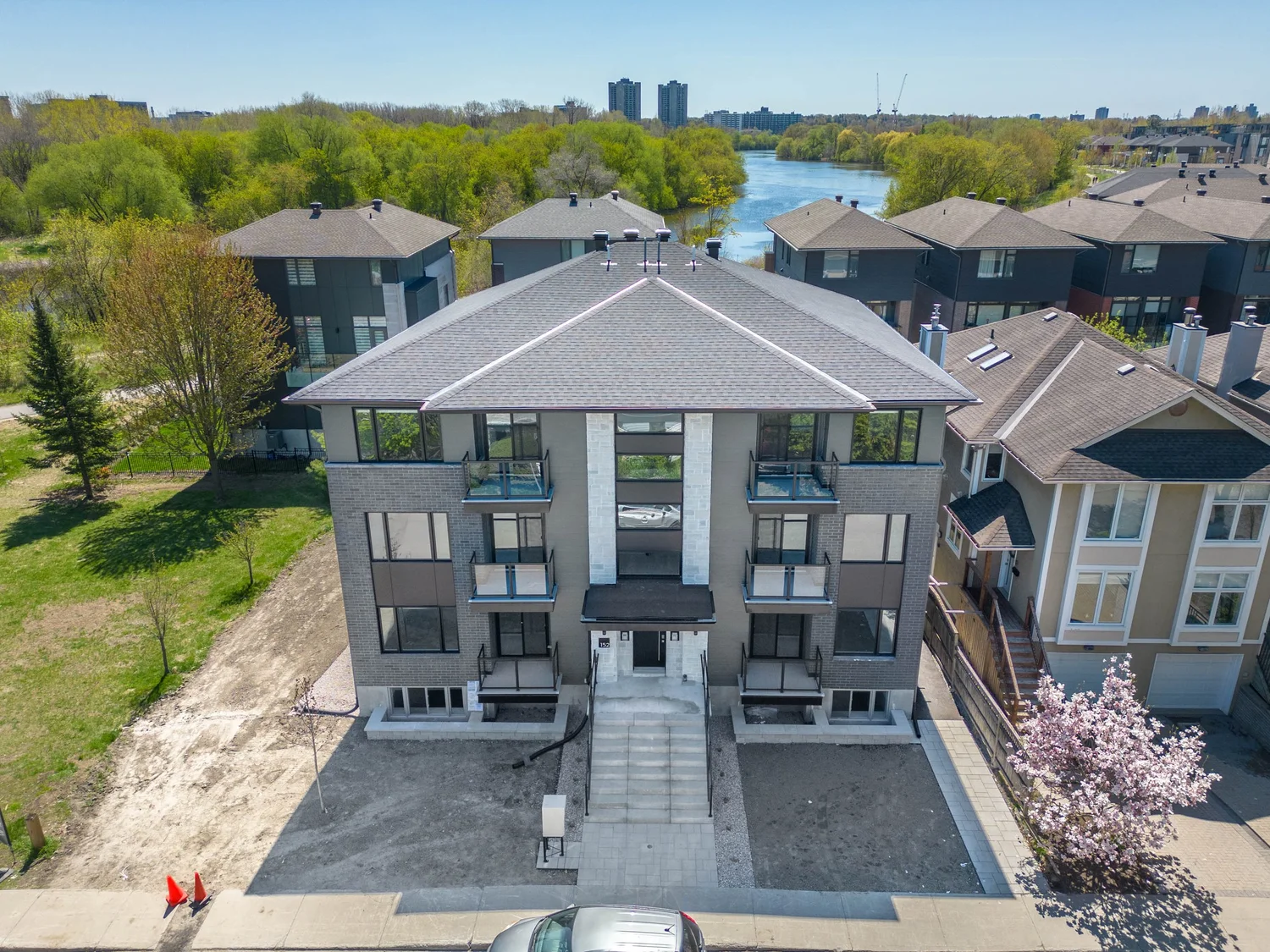 152 Springhurst Avenue, Old Ottawa East, property photography by NVISION 3D — view 3