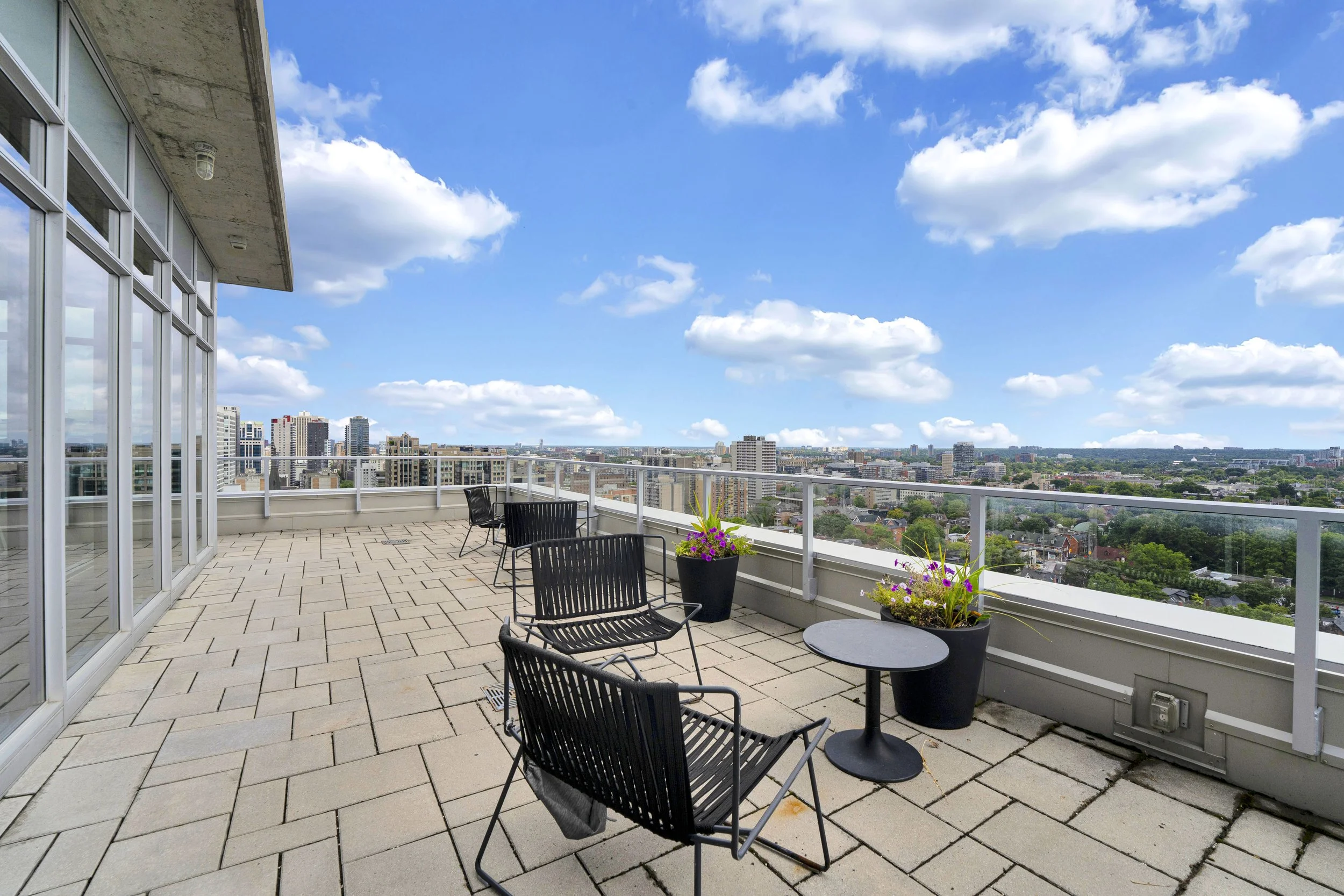 255-bay-street-unit-309