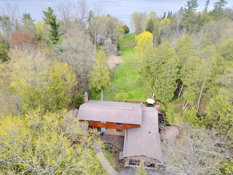 5468 Torbolton Ridge property photograph 27