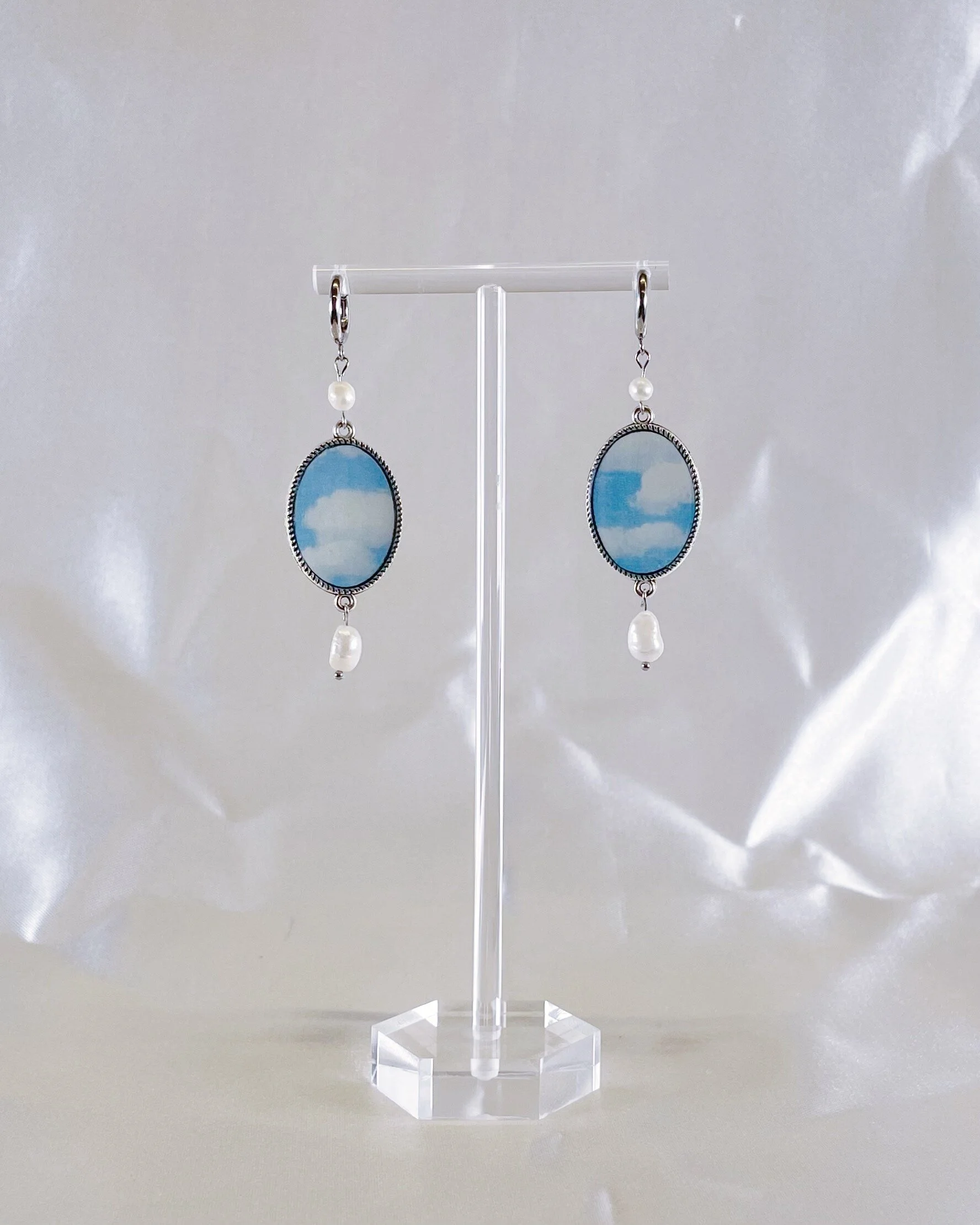 Malédiction Earrings ✶ Huggie Hoops with Pearls