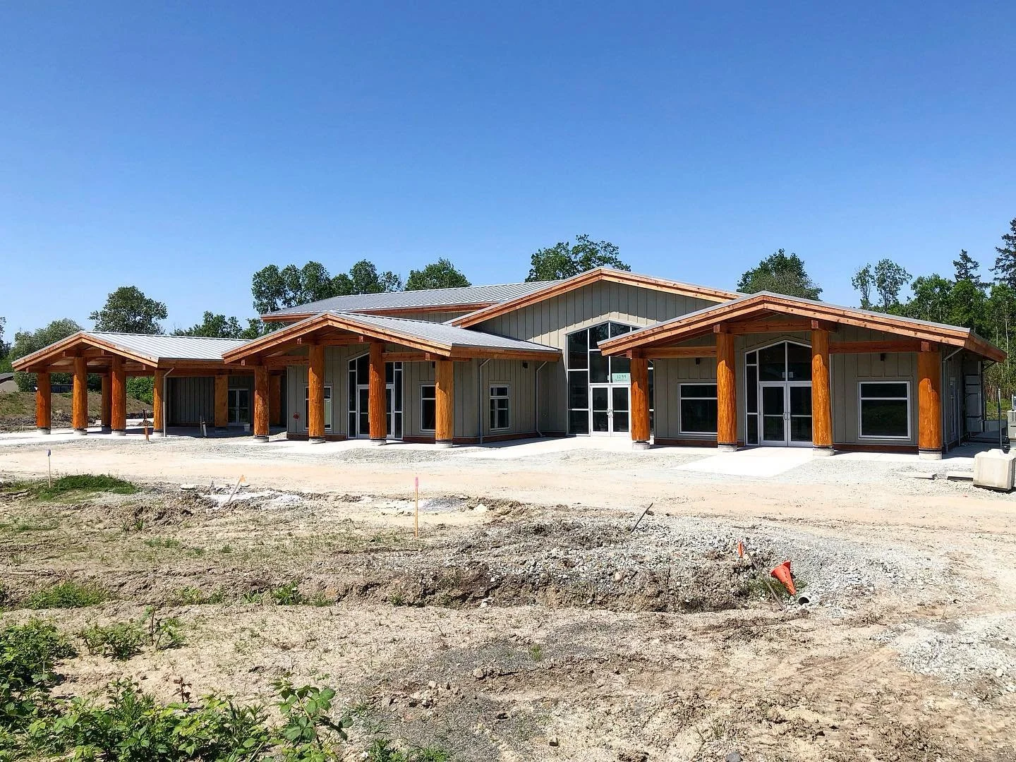 Wrapping up our time at Tseycum Childcare and Wellness centre. Some of the final looks at this build before the civil work is finished up. 

#timber #timberframe #architecture #engineering #firstnations #constructionyyj #postandbeam