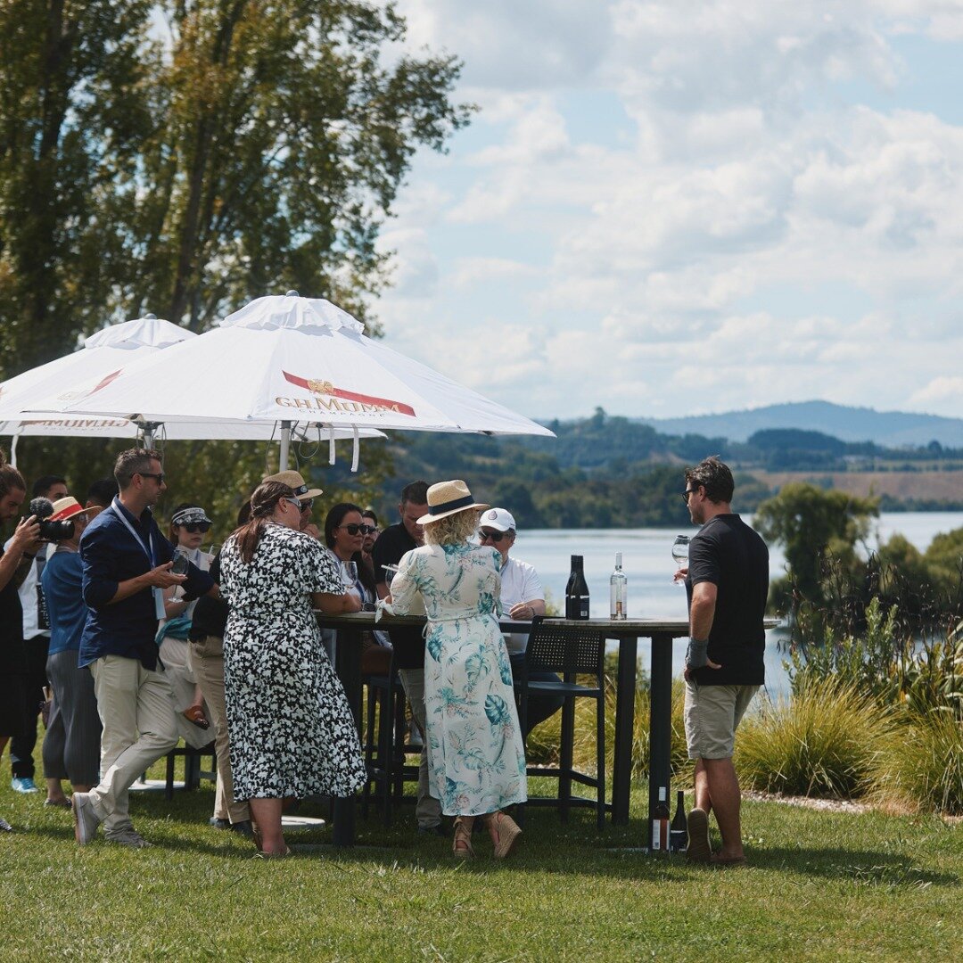 This year at the Takapoto Classic we unveiled a new wine tasting experience, Wine Tasting in the Vines 🍷 Set next to the Takapoto Estate vineyard overlooking Karapiro, it was the perfect spot to enjoy a selection of Takapoto wines away from the hust