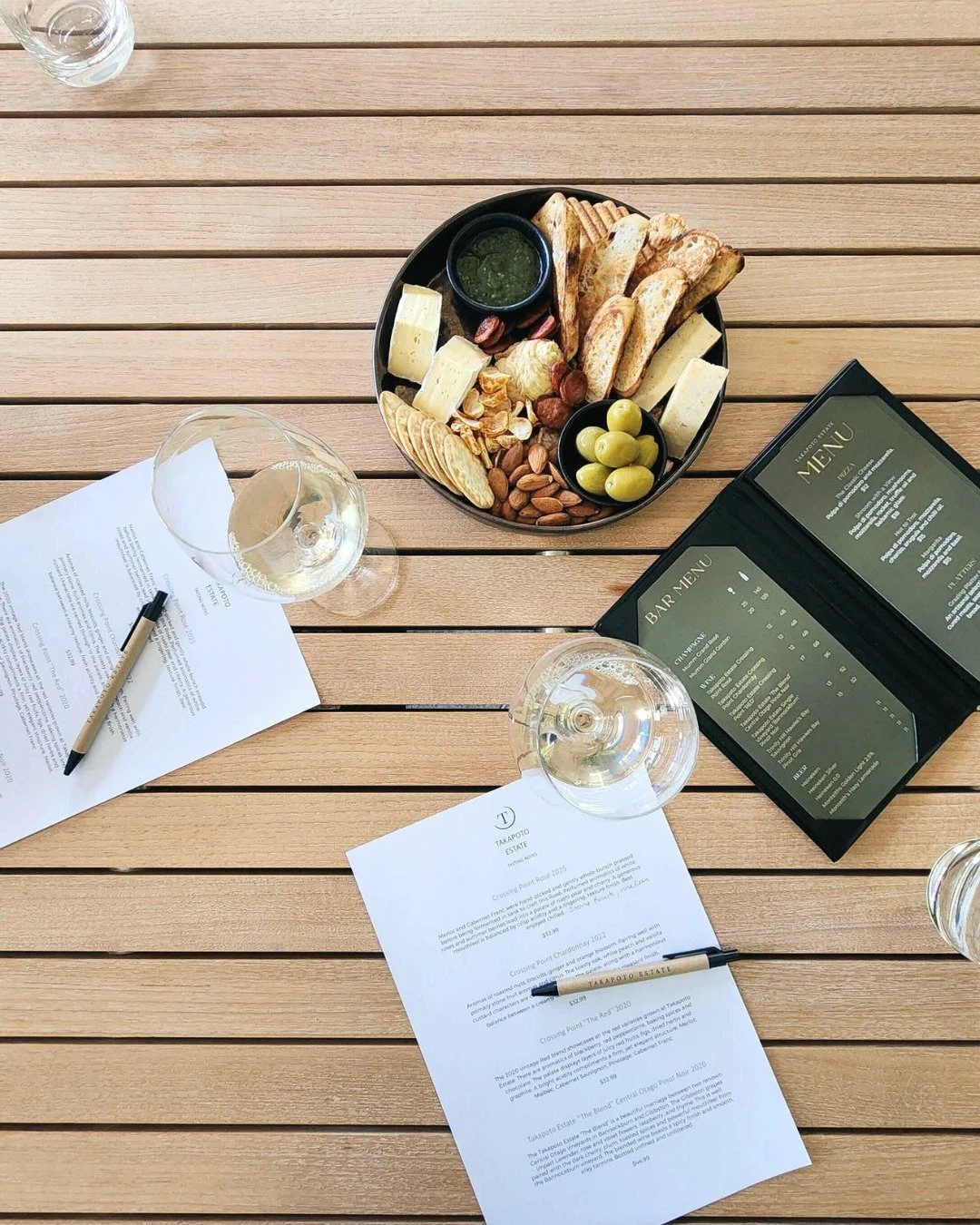 This Saturday, celebrate Father’s Day a day early with a glass in hand at Takapoto Estate. From our new release Rosé to Forager’s Gin pours, cheese platters, and homemade pizza, it’s the perfect excuse for a relaxed afternoon