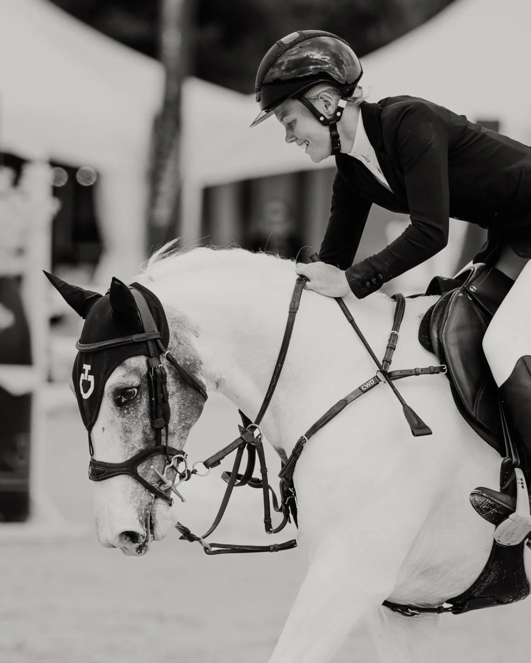 Lots of pats for Doctor Jones from his doting rider Lucy Oliver after winning the Flicket Pony Grand Prix ❤️

🥇 Lucy Oliver and Doctor Jones
🥈 Vienna Wilson and Showtym Boss
🥉 Lily Kent and Jonsey
4th Lucy Oliver and Barbie Doll RSNZ
5th Regan Cal