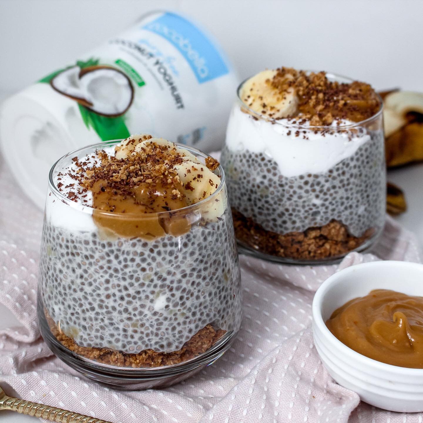 BANOFFEE PIE CHIA PUDDING JARS 🍌

Healthy enough for breakfast, but decadent enough to also be a dessert - I don&rsquo;t know about you, but that&rsquo;s my kinda brekky 🤩

I never use to be a fan of chia puddings, but after a lot of trial and erro