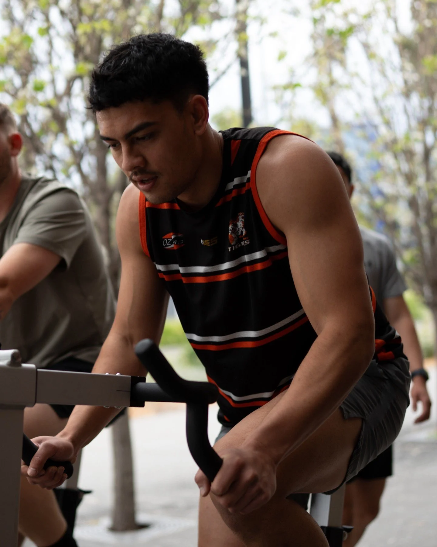 💥 Hybrid Train The Fitdistrict Way 💥

Strength. Conditioning. Performance. Recovery.
We don&rsquo;t just train one way&hellip; We train every way that matters.

At Fitdistrict, our hybrid approach is about covering all bases: 

🔥Building strength
