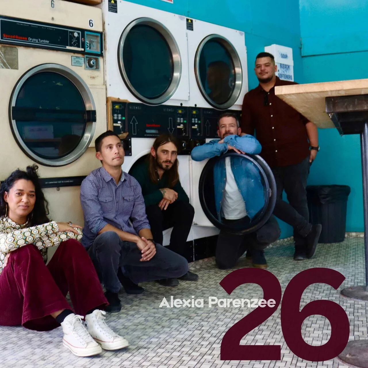 Alexia Parenzee - 26
(Mixer)