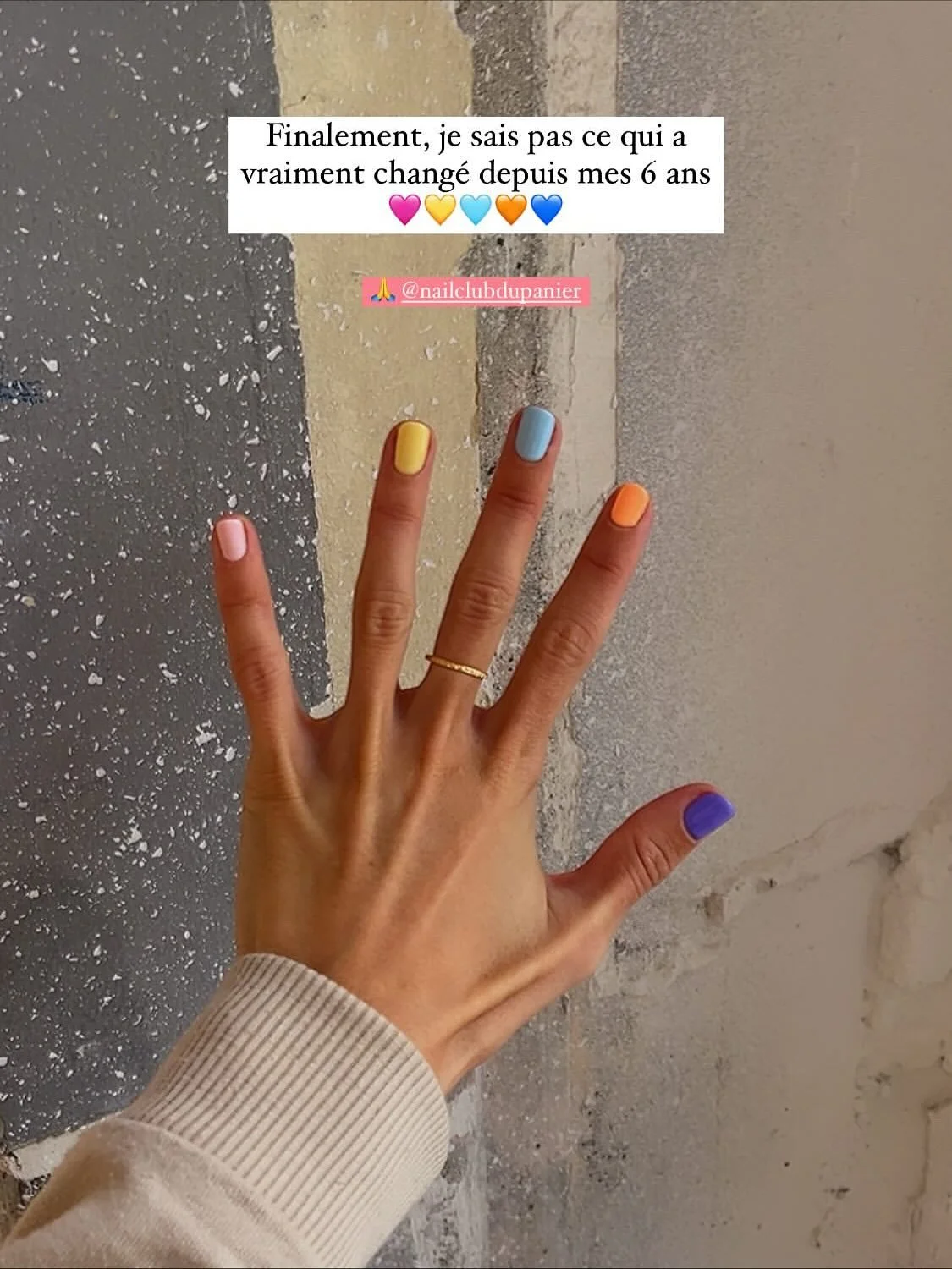 Finalement, je ne sais pas ce qui a vraiment chang&eacute; depuis mes 6 ans..
(Commentez SHARE pour recevoir la photo de ma derni&egrave;re manucure ou dites-moi votre pr&eacute;f&eacute;r&eacute;e 👇)
💅 💅 💅🩷🩷🩷 🤷&zwj;♀️🤷&zwj;♀️🤷&zwj;♀️ 💅 💅