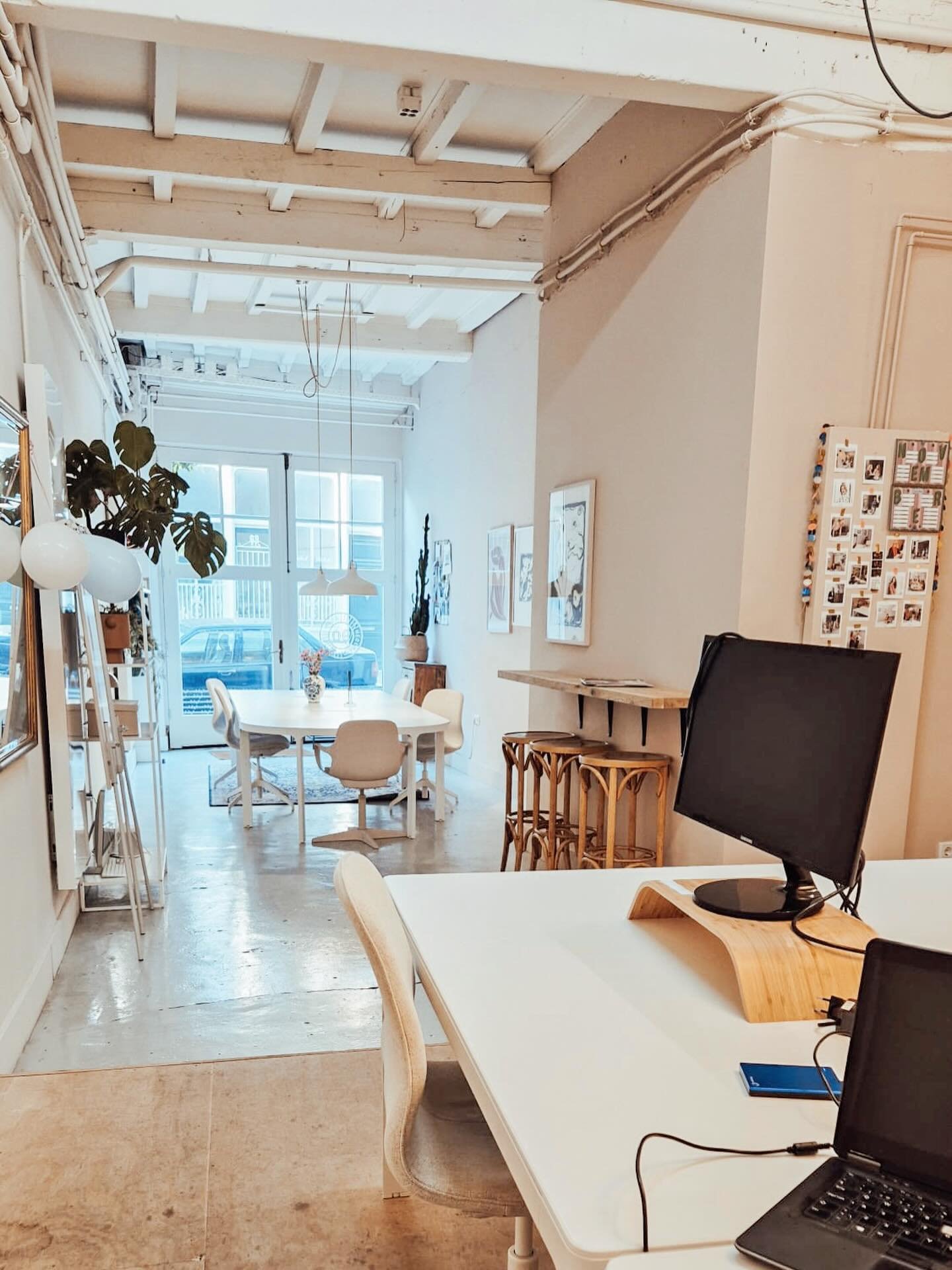 O&oacute;k een cadeautje op z&rsquo;n tijd: zo&rsquo;n ochtendje kantoor voor jezelf! Een paar uur keihard vlammen en dan met een leeg hoofd de vrijdagmiddag in vliegen. Fijn weekend! 🌞