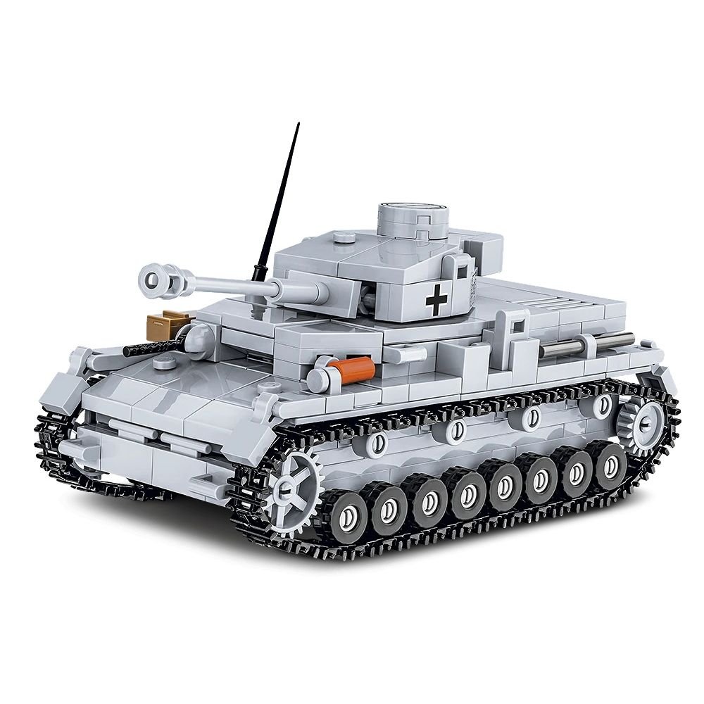 white-2714-model-72dpi-1000px-RGB.jpg