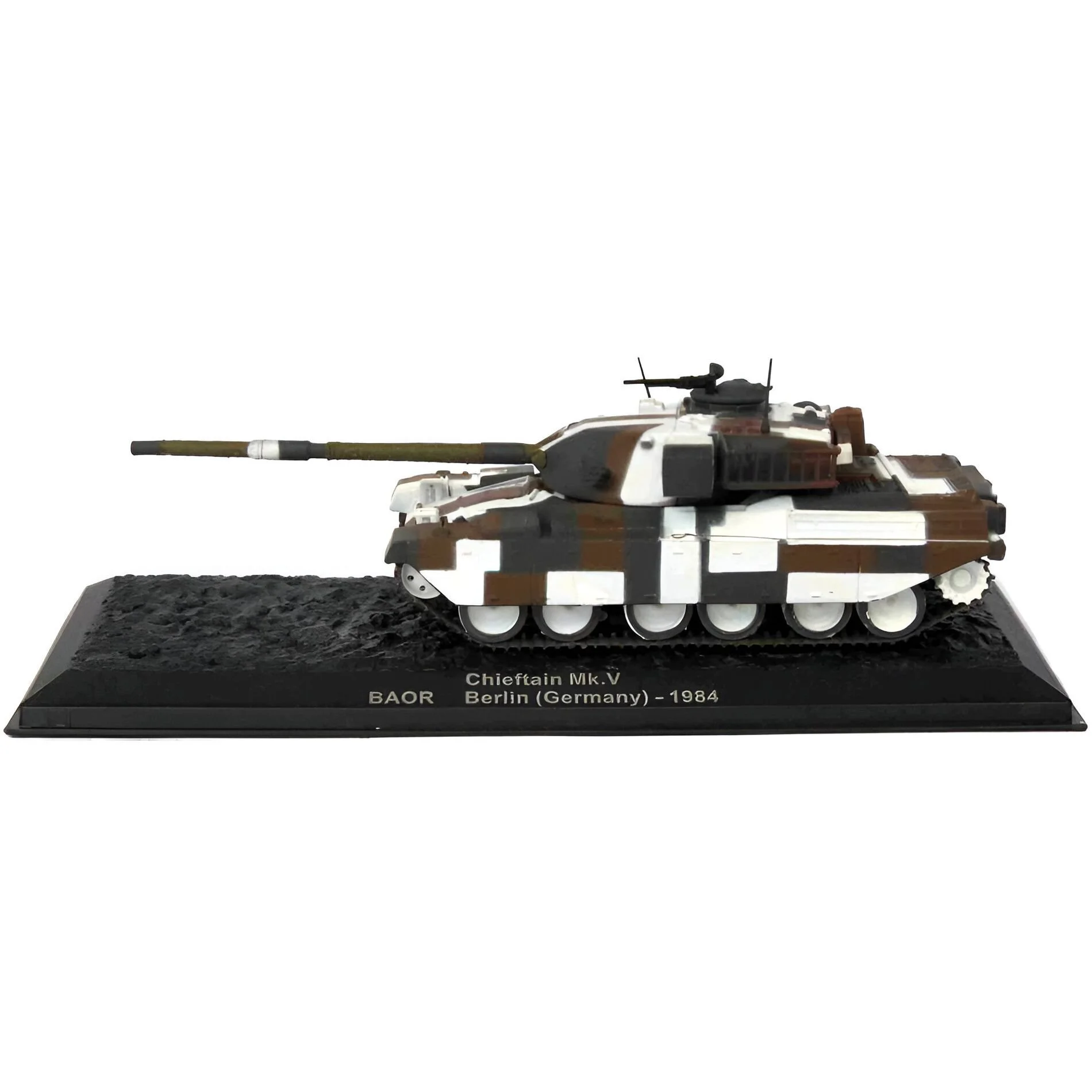 white-Cheiftain 01.JPG