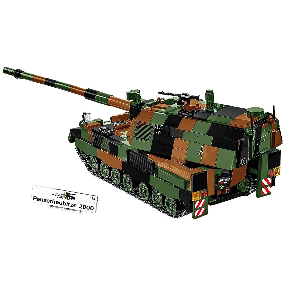white-2628-panzerhaubitze-2000-scene-back.jpg