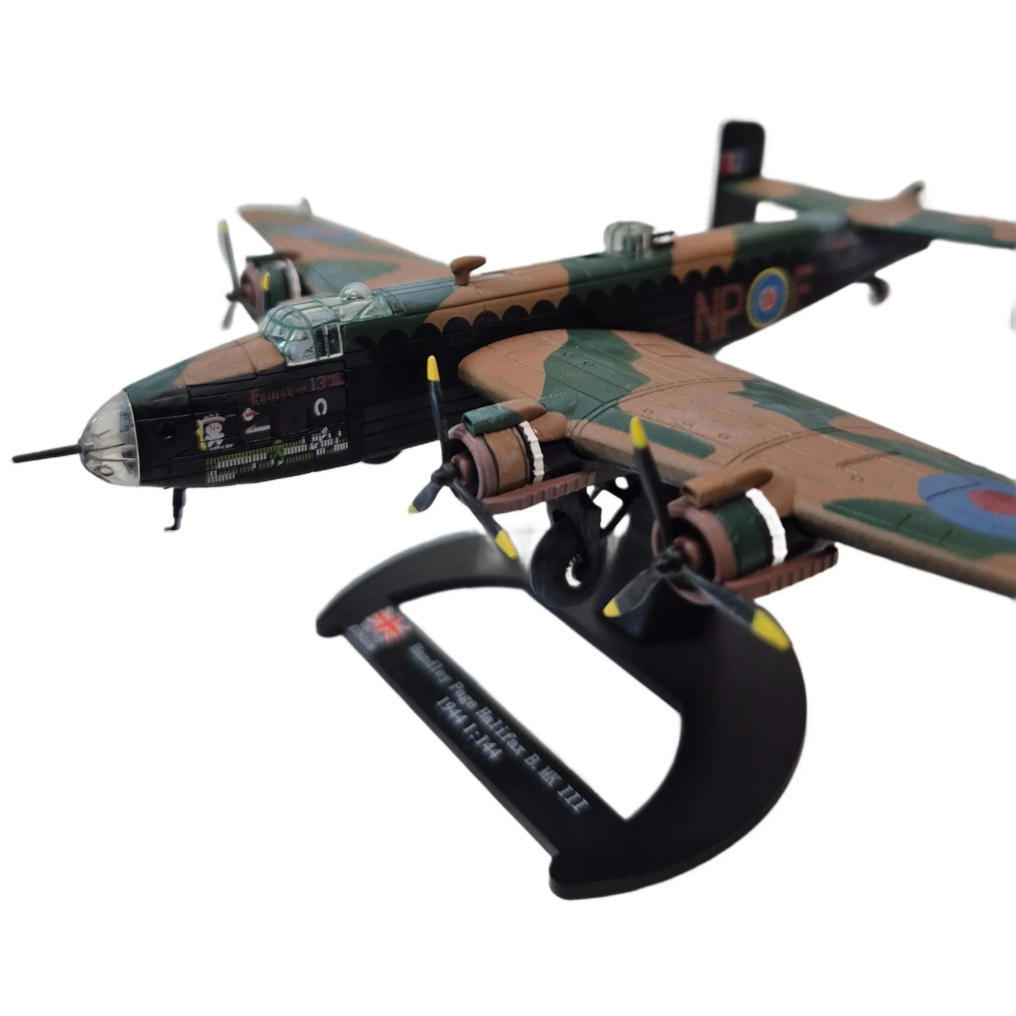 white-MAG PU11 Handley Page Halifax B.MK III (1944) 09.JPG