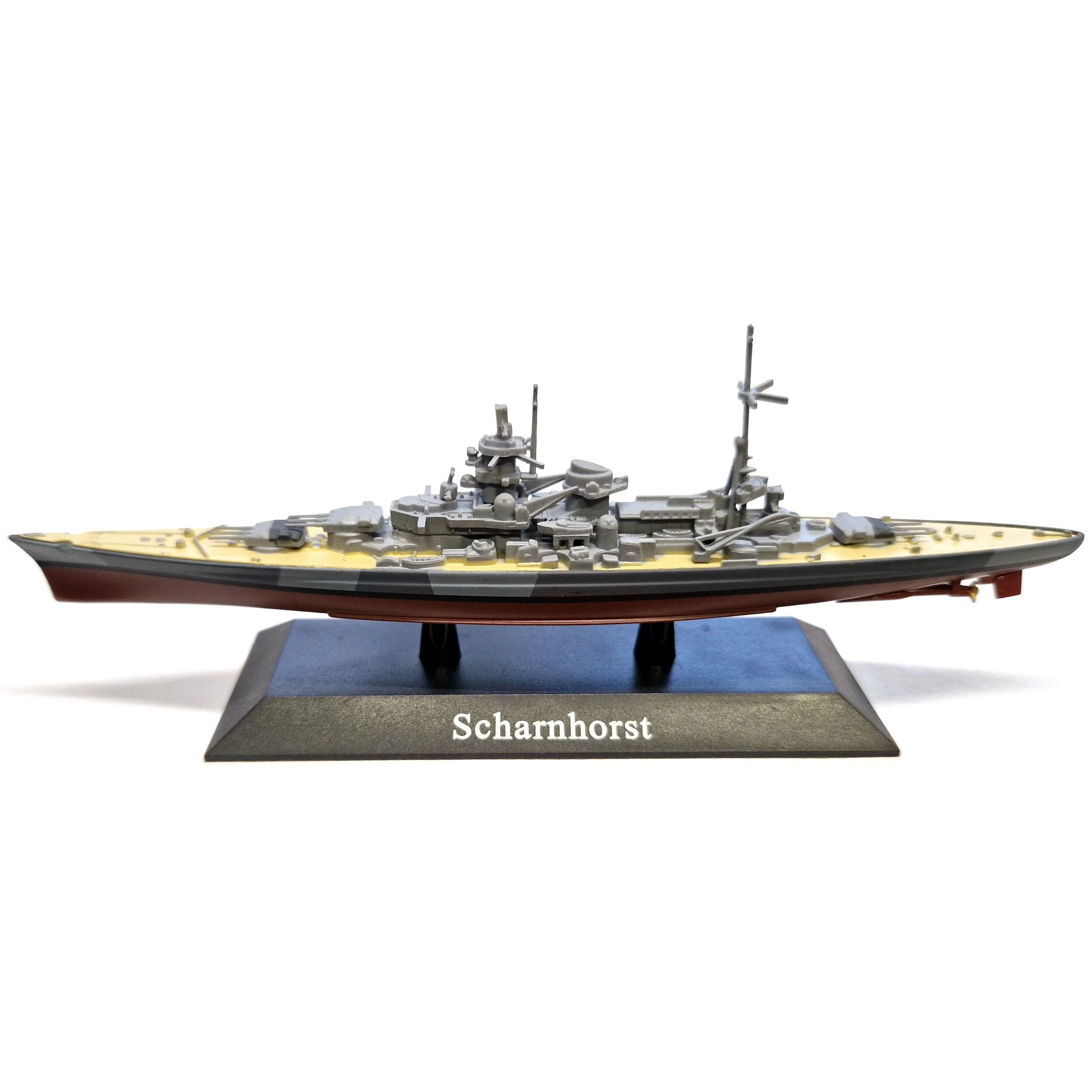 white-Scharnhorst 185mm 01.JPG