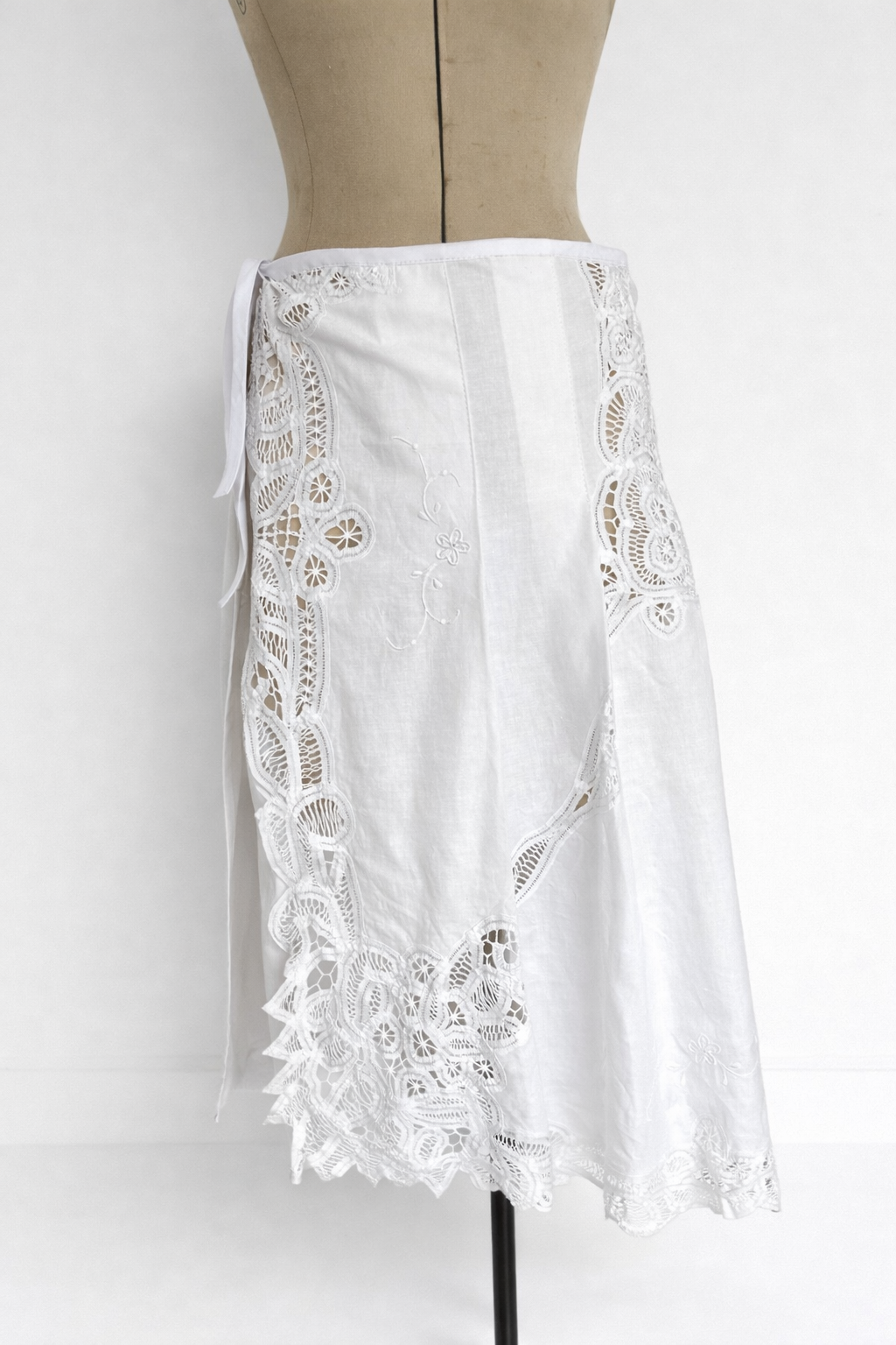 Society Sash 01  The White Locket