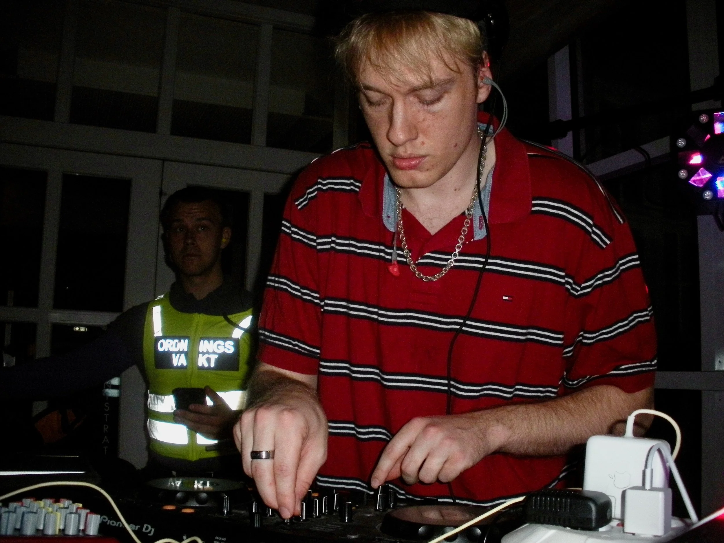 Festa med DJ Oshimastarr