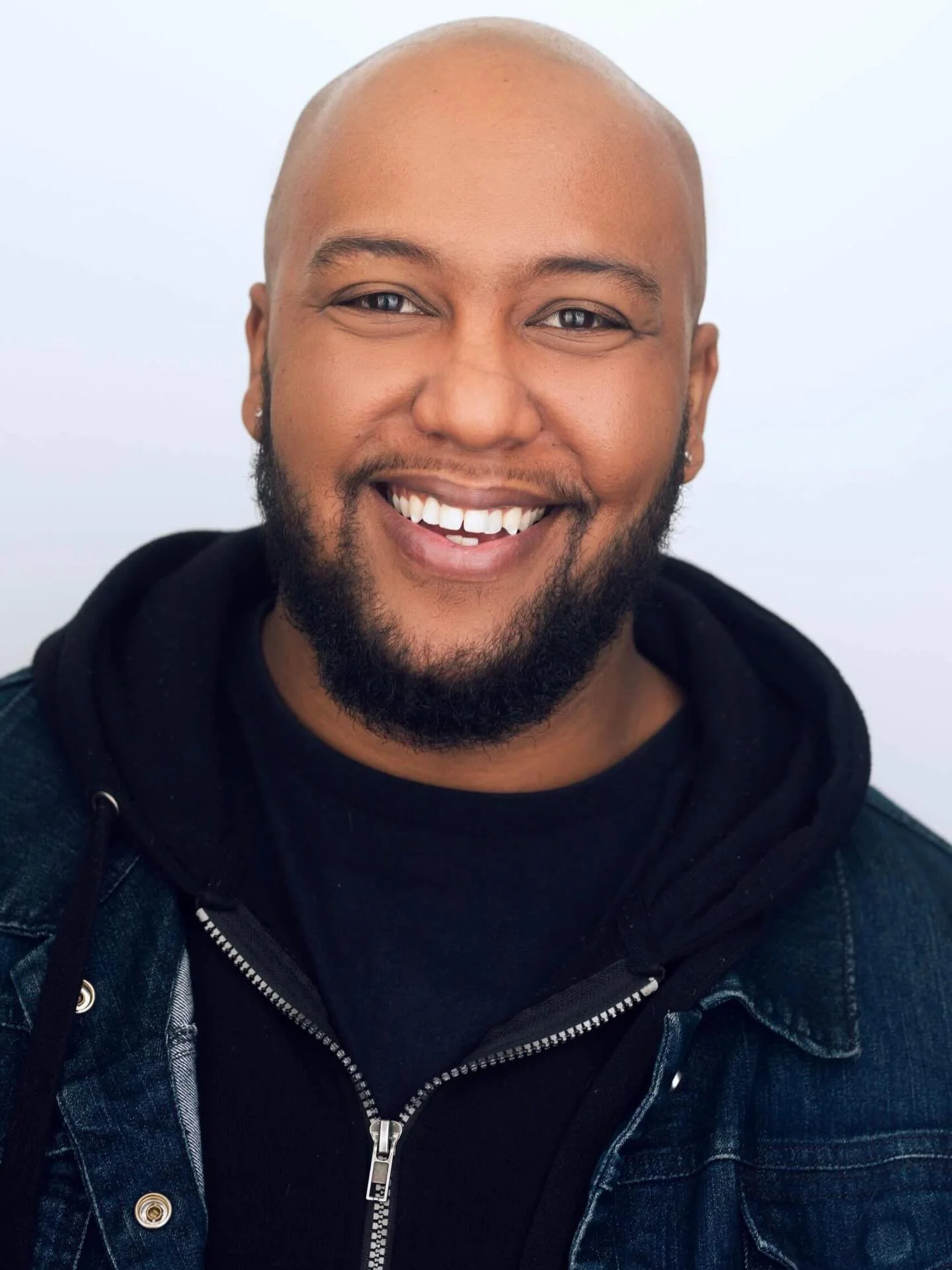 We are thrilled to share that we will be hosting a masterclass with the one and only Anthony Murphy, who originated the role of the Genie in the Broadway U.S. National Tour of Disney&rsquo;s ALADDIN: THE MUSICAL.

🎭 Young Creators Alliance Mastercla