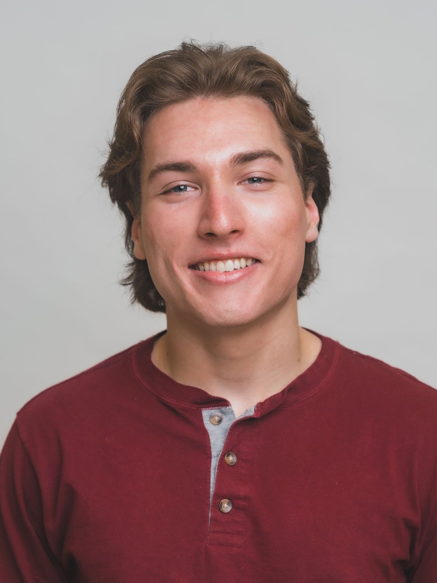 Senior Spotlight: Evan Gibbons ✨
A senior at Lennard High School and an Acting major at YCA Tampa, Evan is a talented actor known for his strong work ethic and high level of professionalism.

He approaches every opportunity with dedication and kindne