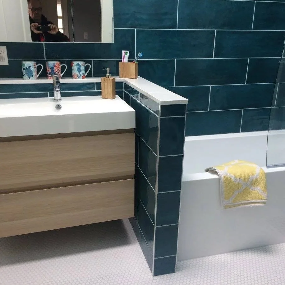 A Small & Styling Bathroom