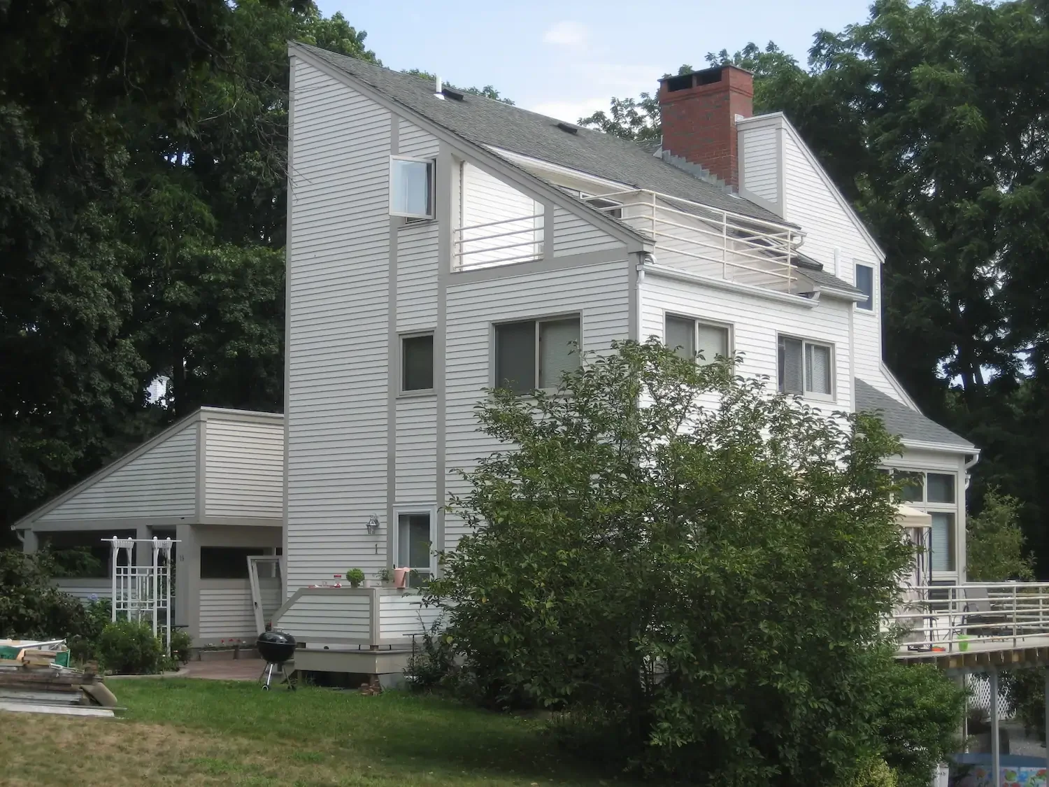 Exterior painting and repaint of clapboard home on the North Shore MA