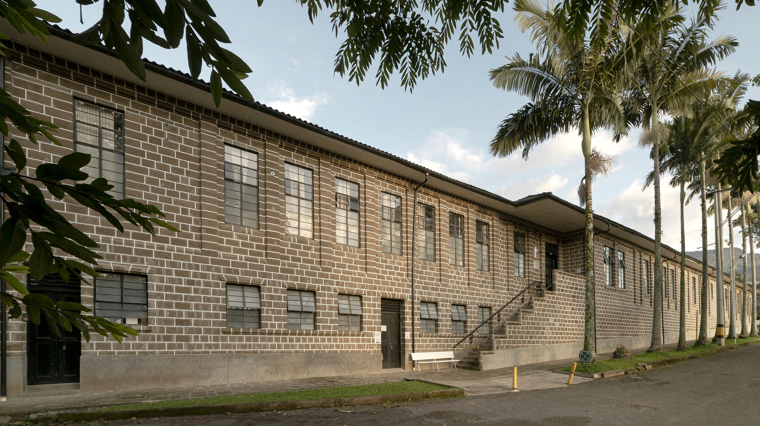 HOSPITAL FACHADA.jpg