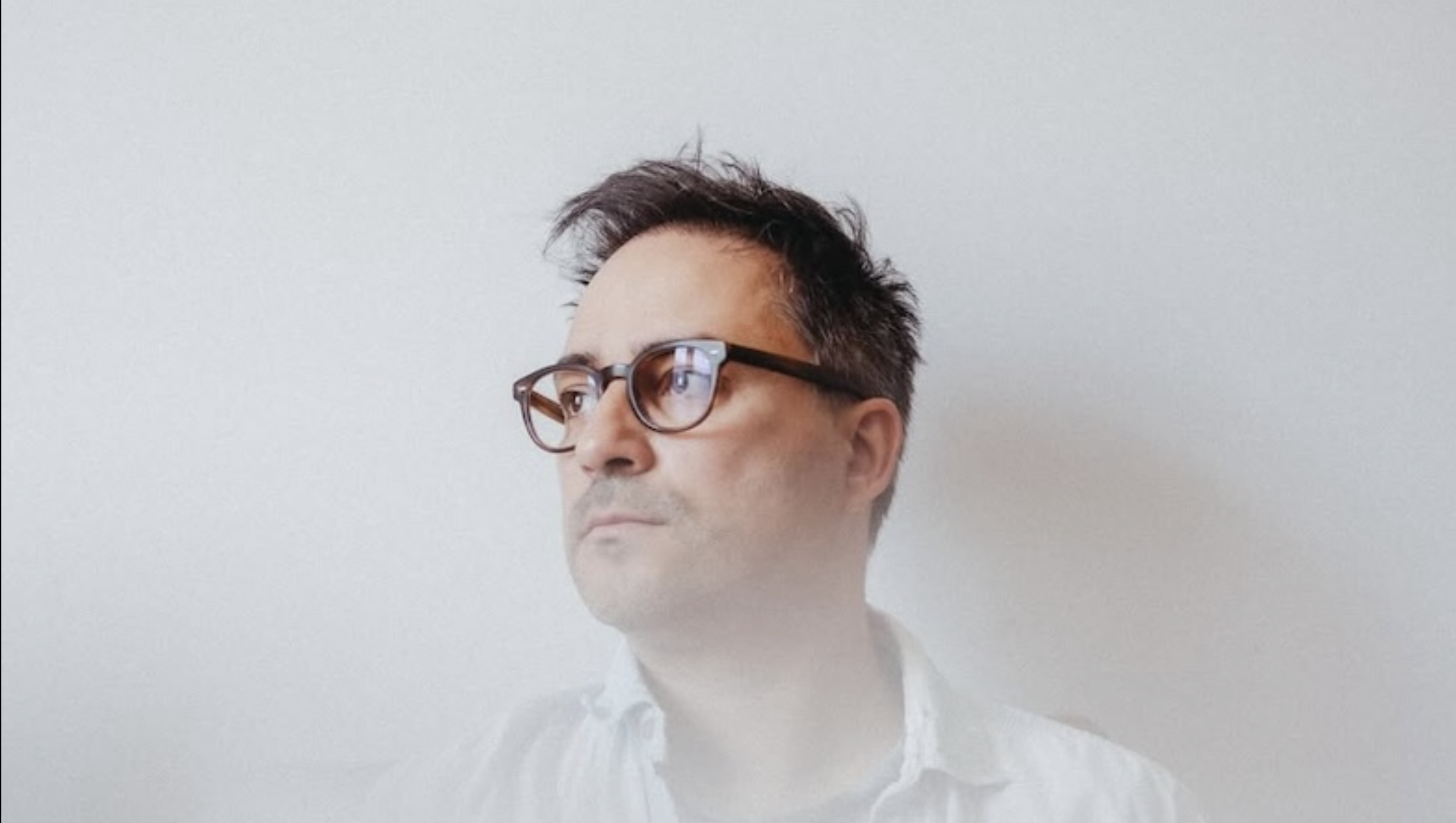 André Carvalho: “Atrai-me particularmente a forma como a música pode carregar e transformar significados” - Interview with Rui Miguel Abreu on Rimas e Batidas