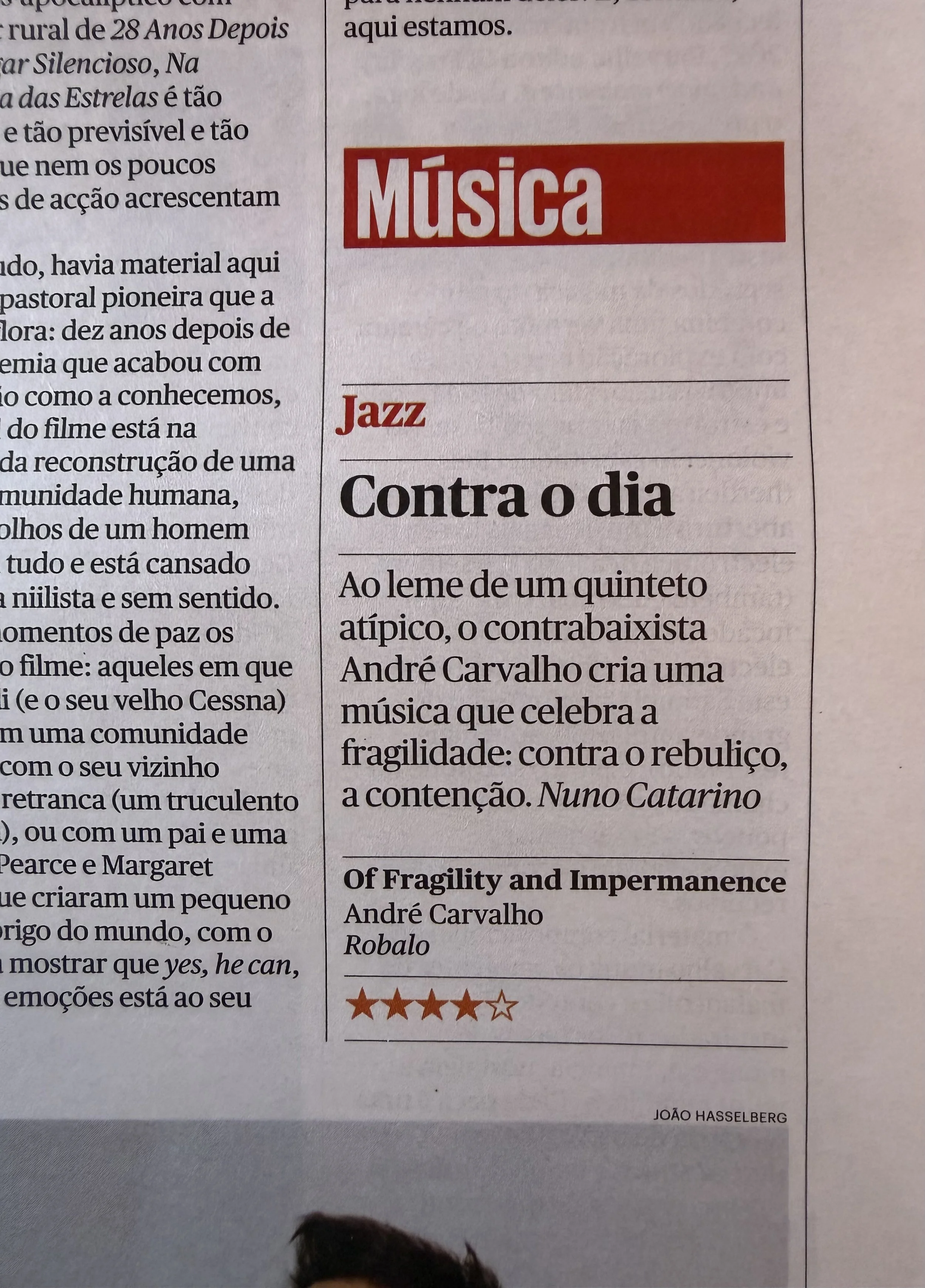“Of Fragility and Impermanence” reviewed in Público