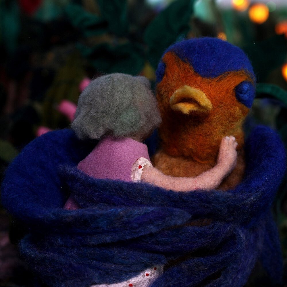 This world is a wild and wooly one~~Everyone needs a hug sometimes. Especially from needle felted birdies.
&bull;
&bull;
&bull;
@tulip_film  @andreaanimates  @phoebewahl  @inflatablefilm  @petedavisonmusic  @solidtoddo  @skywalkersound  @jeff_tillots