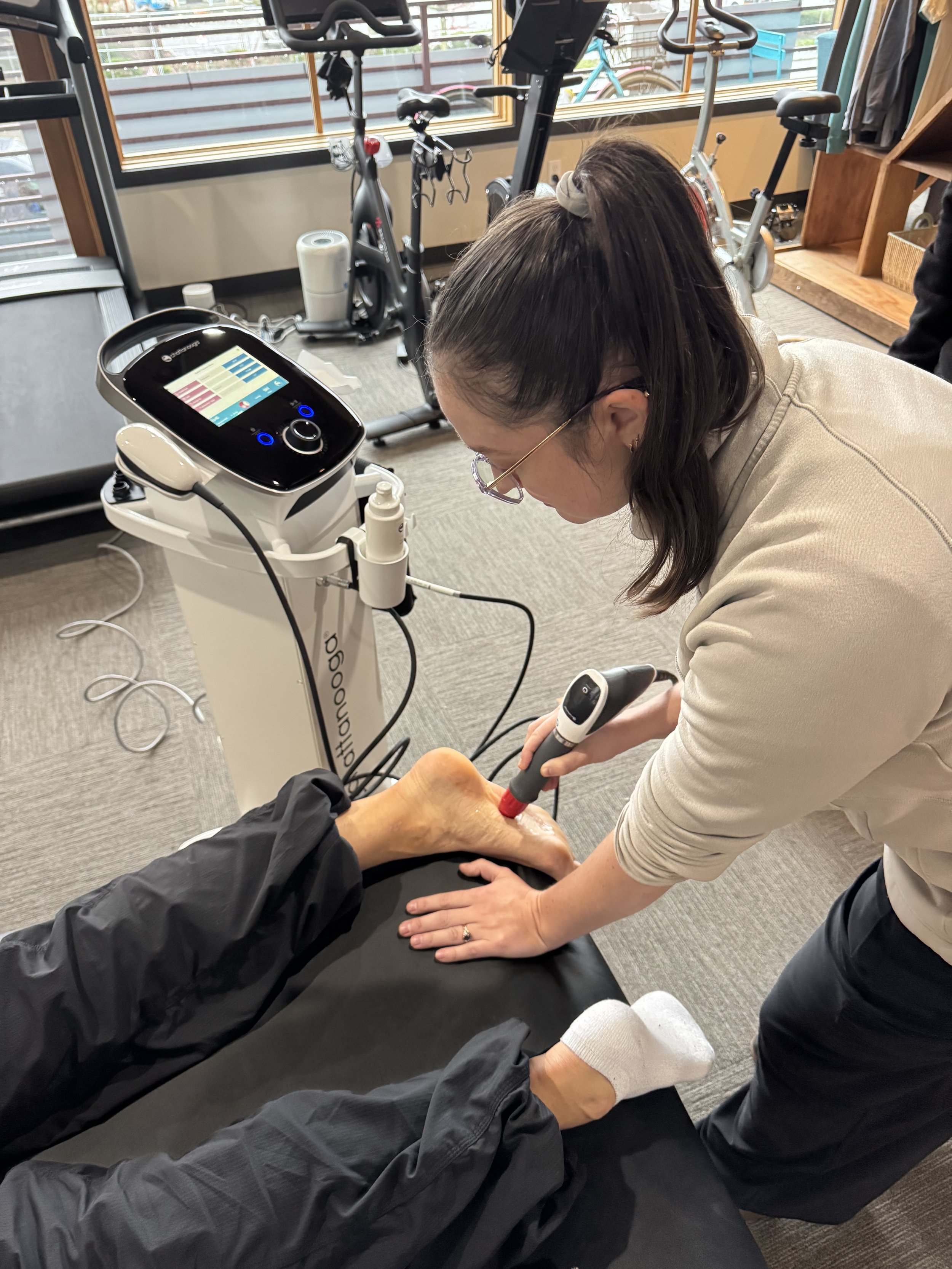 Physical Therapist Shockwave Therapy Seattle Ballard