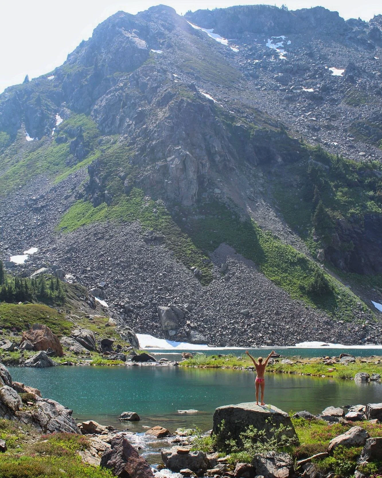 &bull;&bull;☀️OUR FAVOURITE TIME🙌🏼&bull;&bull;
.
Warm weather is on its way! You know what that means...😄
.
#beafreedomjunkie #warmweatherplease #springisintheair #womenwhoexplore #peoplewhohike #peoplewhoadventure #hikebc #hellobc #explorebc #all