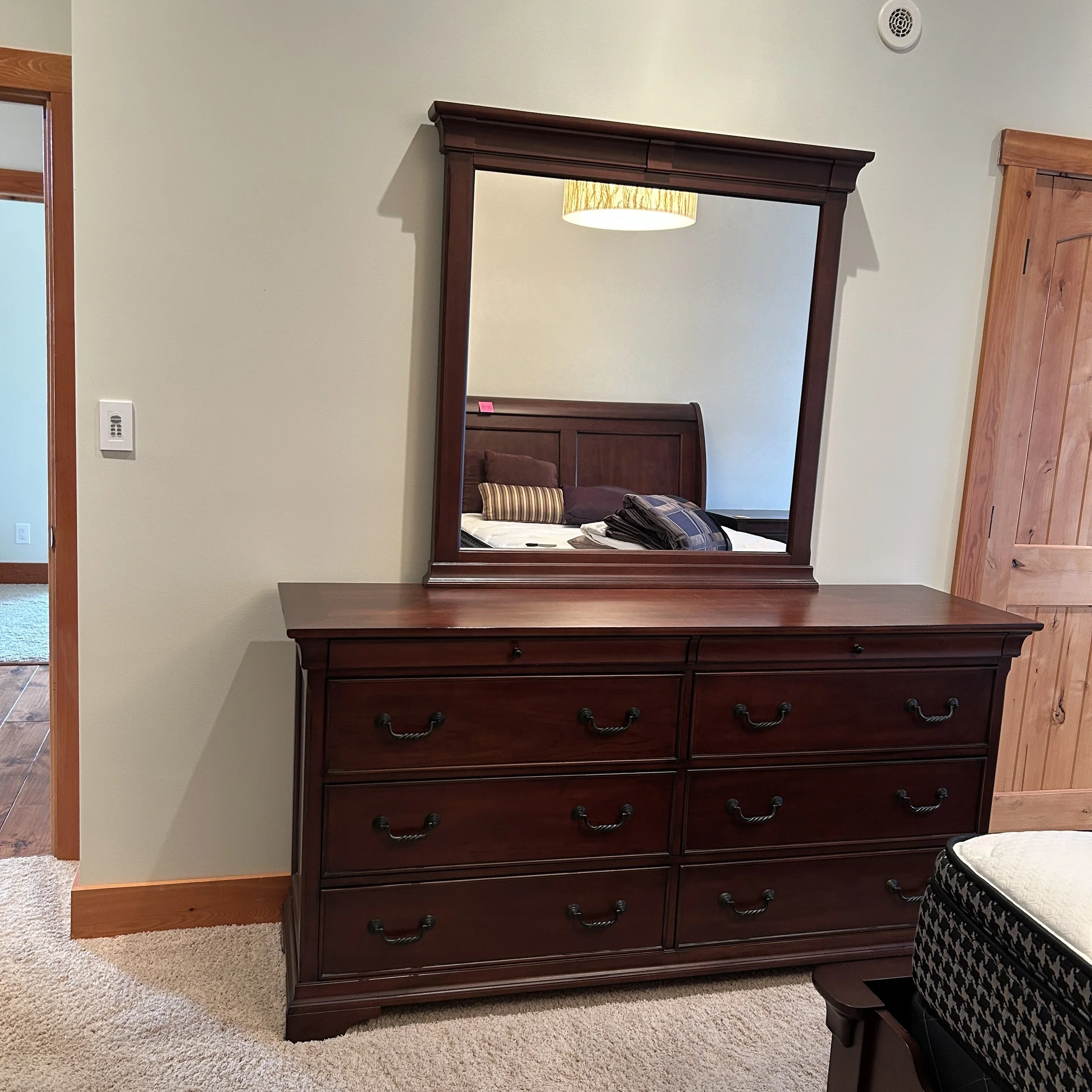 8-Drawer Dresser w/ Mirror