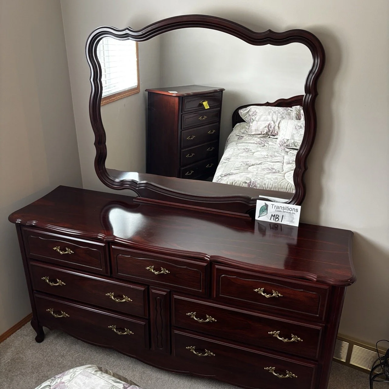7 Drawer Dresser w/ Mirror