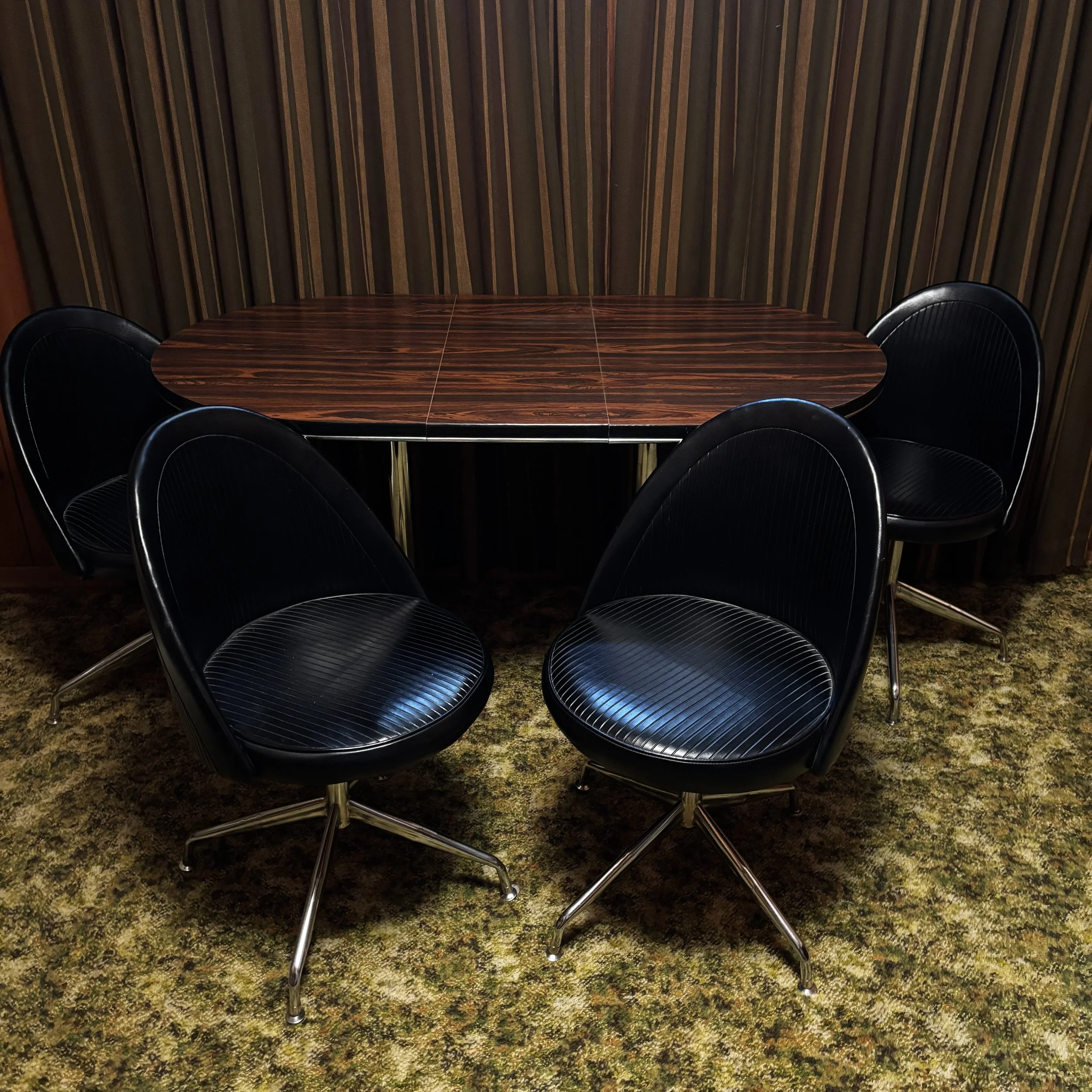 Retro Dining set with Swivel Chairs