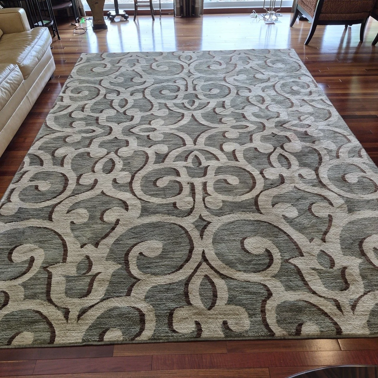 Tommy Bahama "8 x 10" Patterned Area Rug