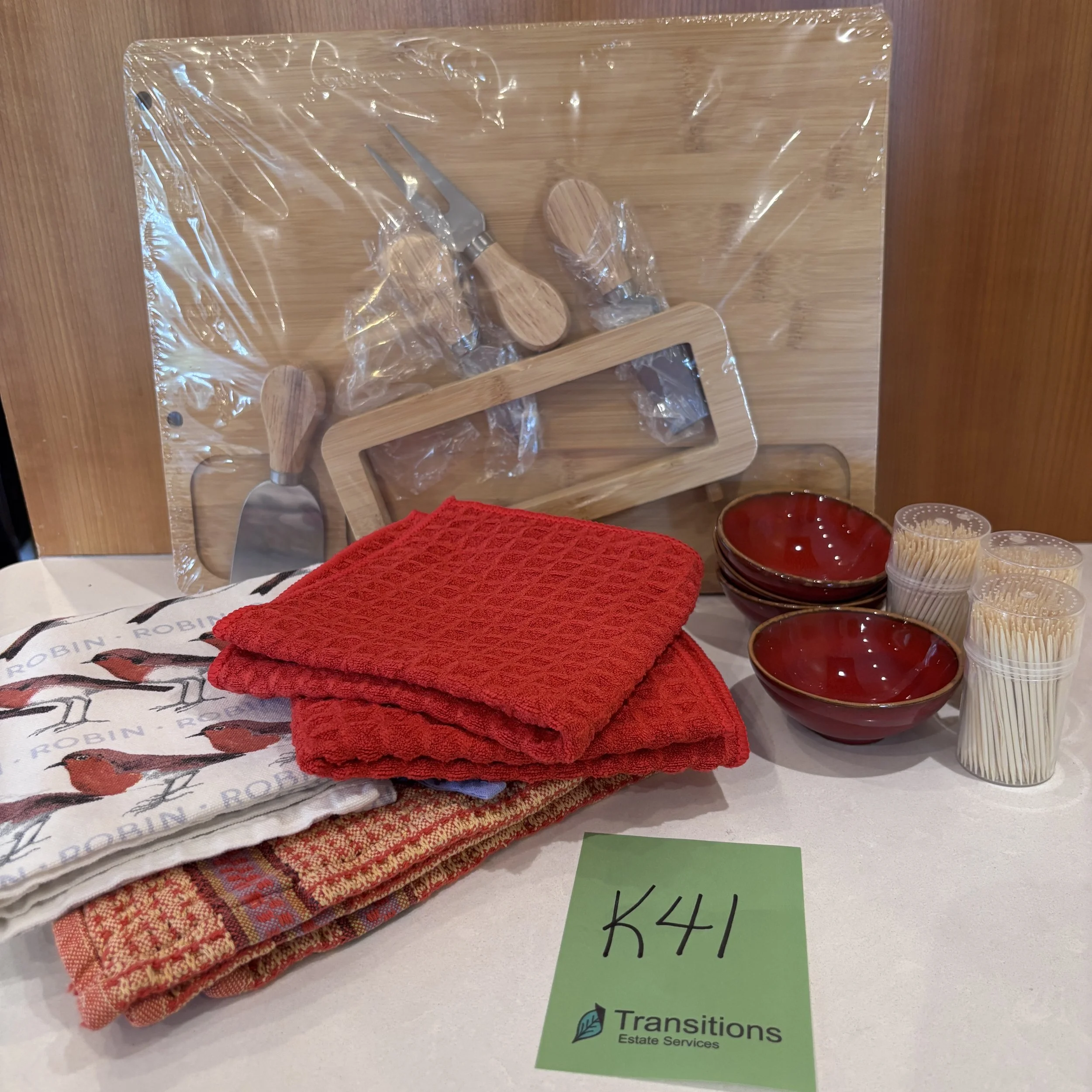 New Cheeseboard, Mini Bowls and Tea Towels