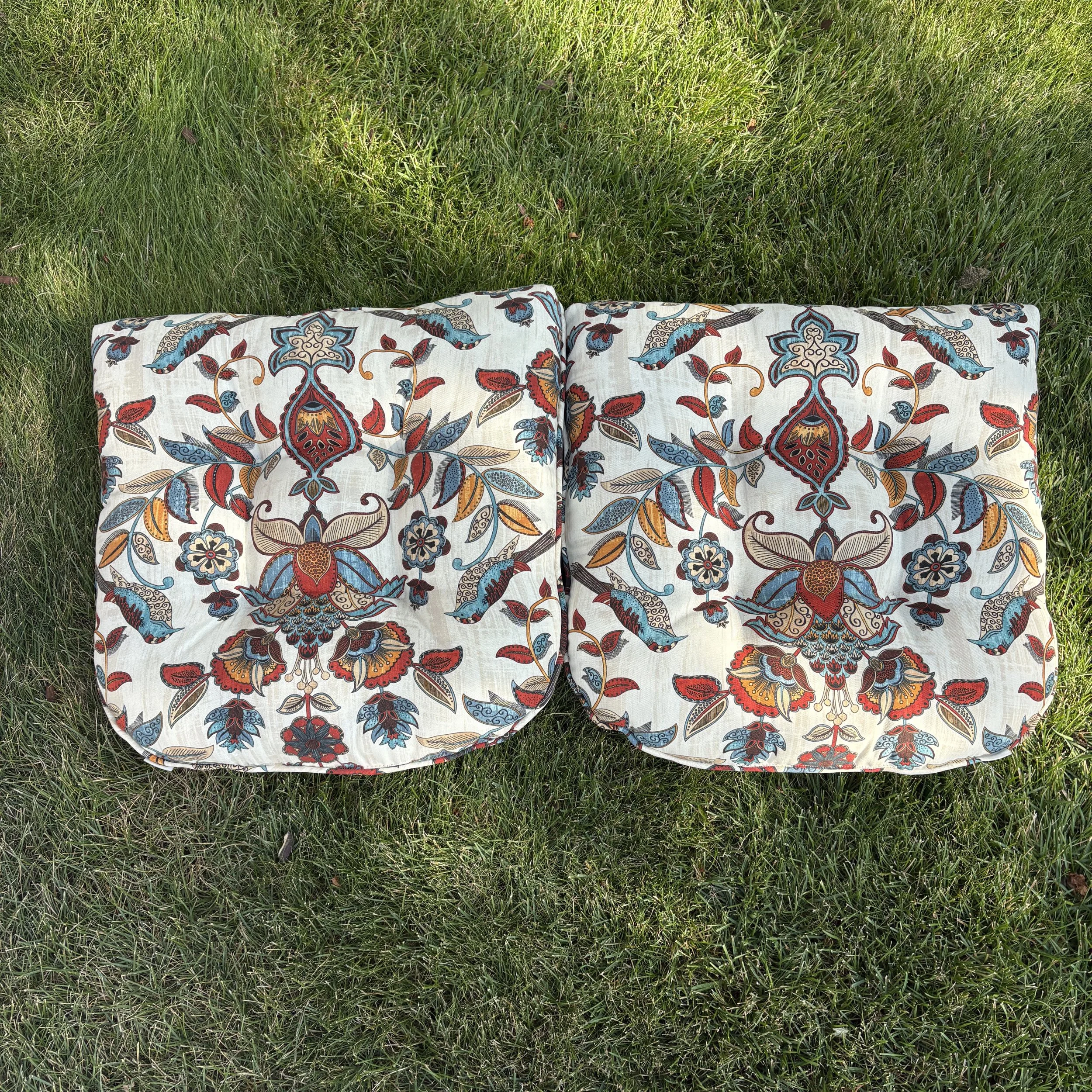 Tufted Outdoor Chair Cushions (Like New)