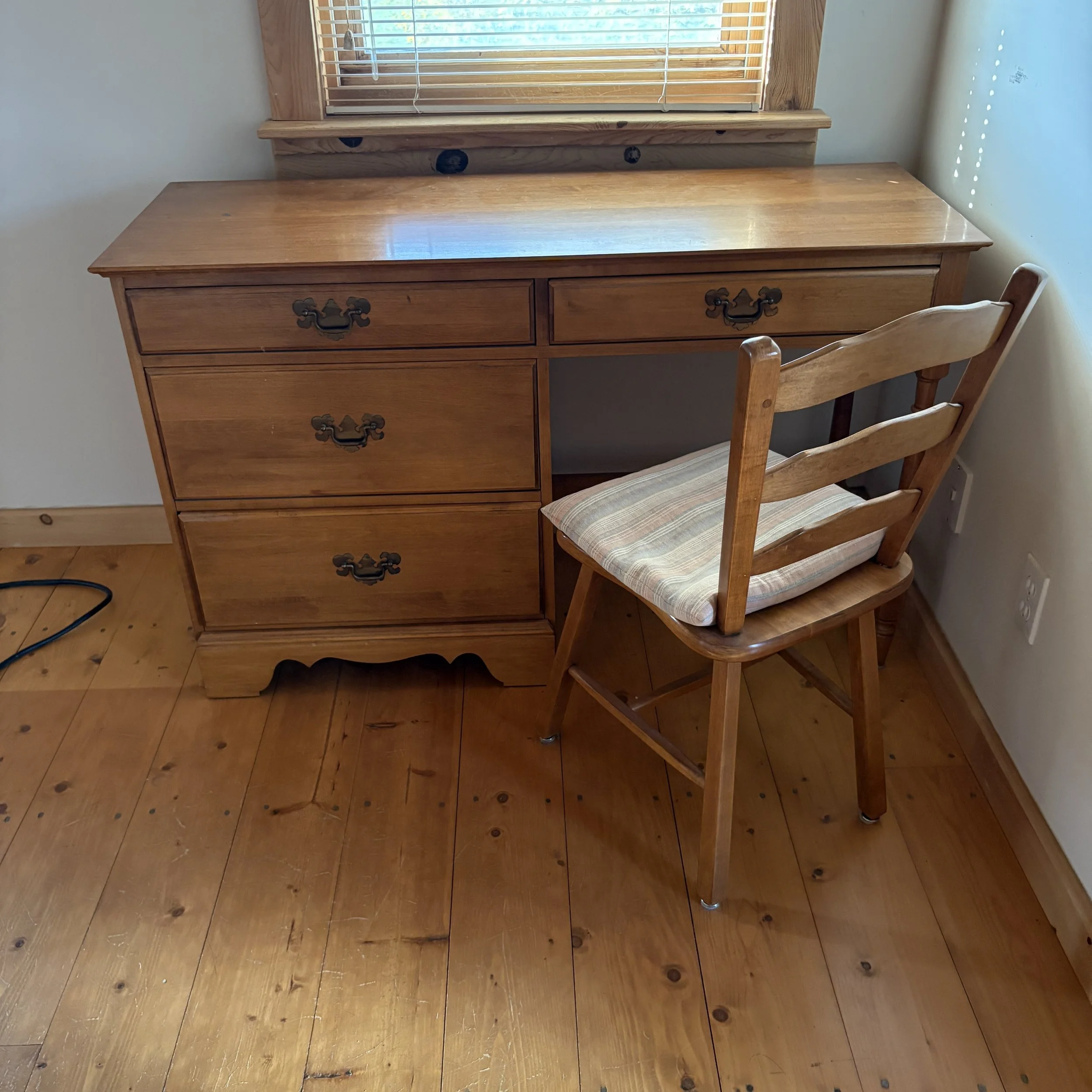 Maple Desk by Villas