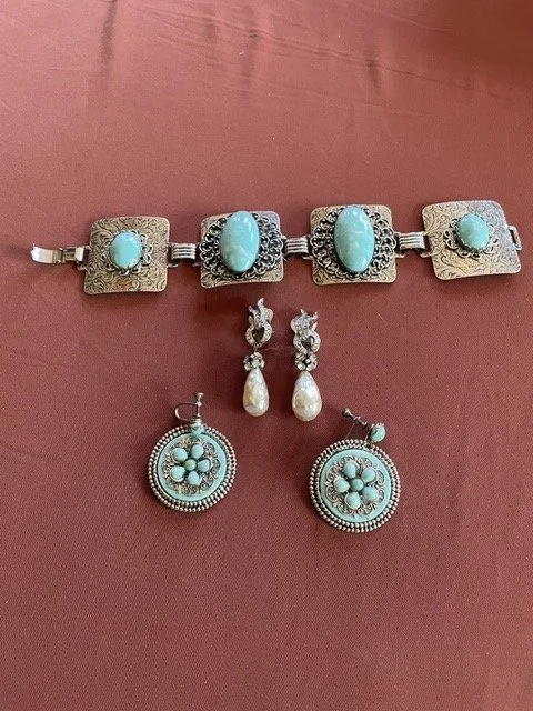Laura Jewelry Earrings & Bracelet