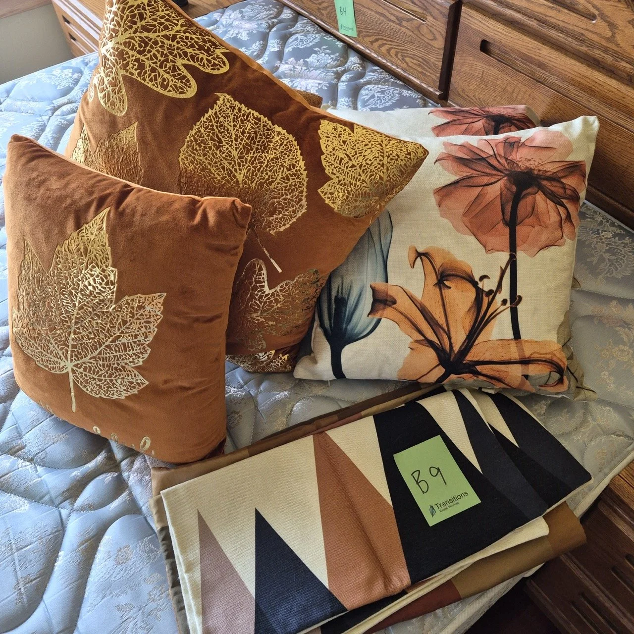 Warm Autumn-Theme Decor Pillow Set