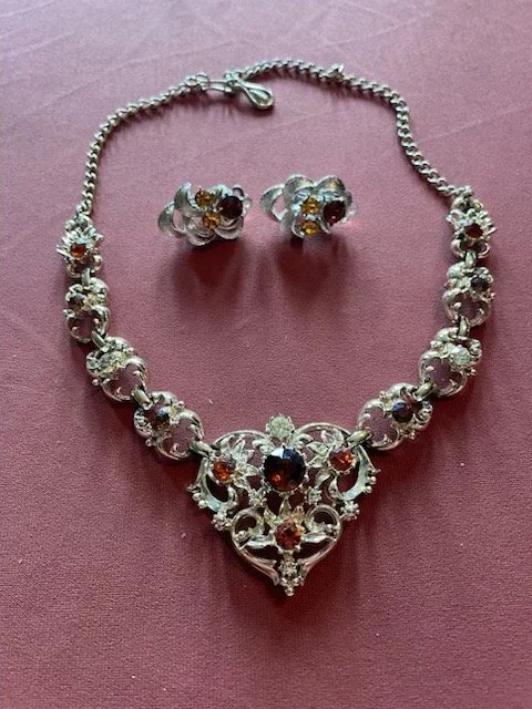 Vintage Coro Necklace (16")