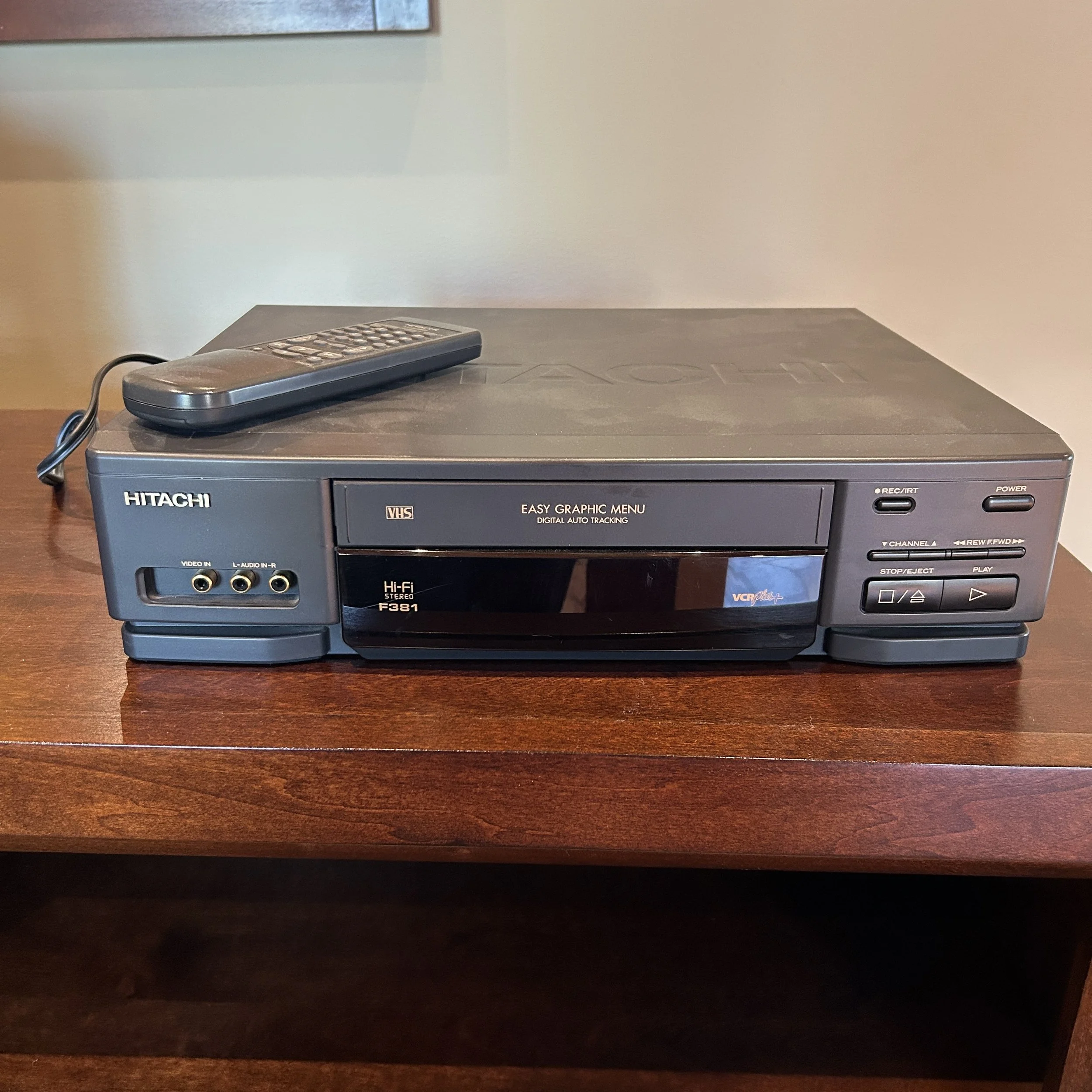 Hitachi VCR (F381)