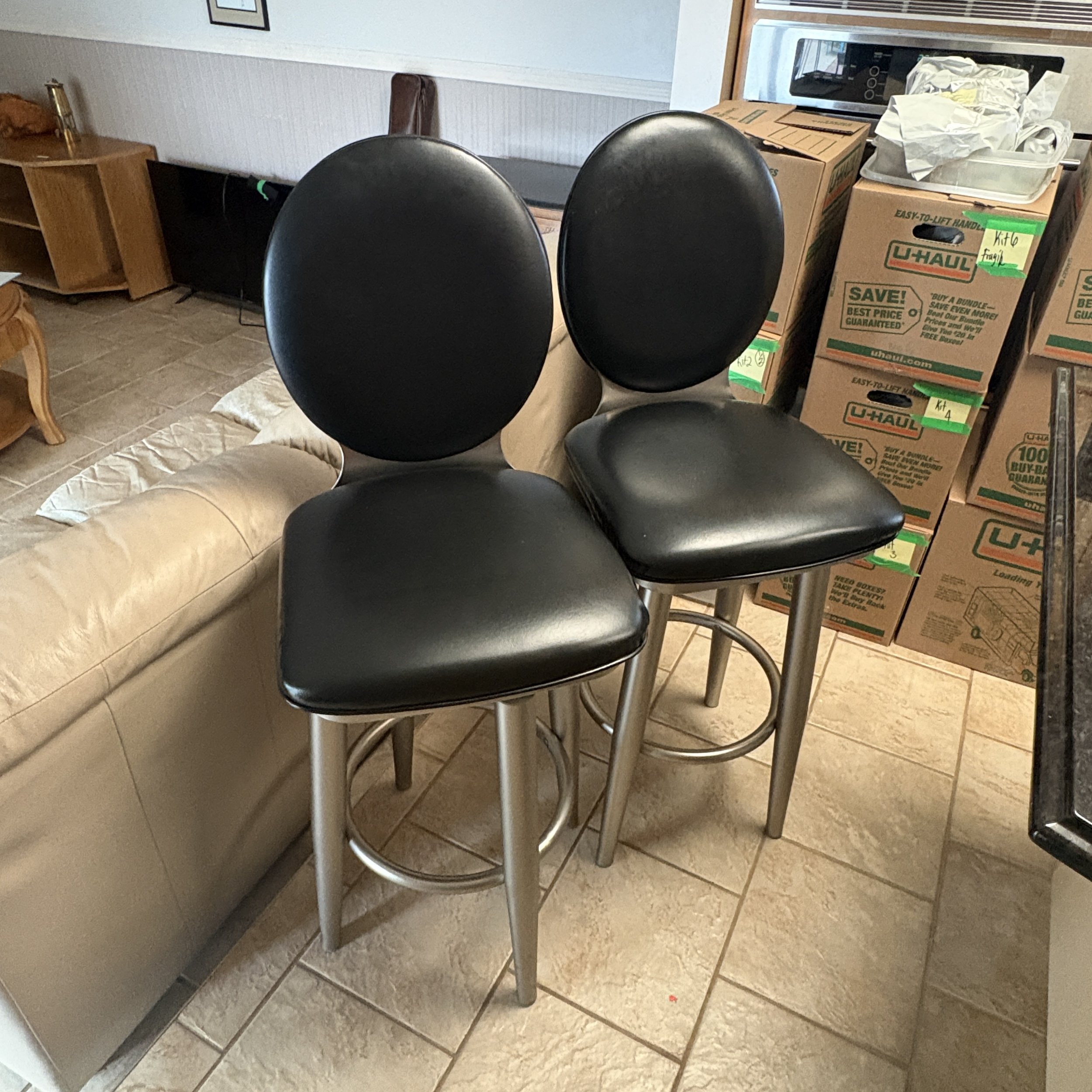 Swivelling Kitchen Counter Stools
