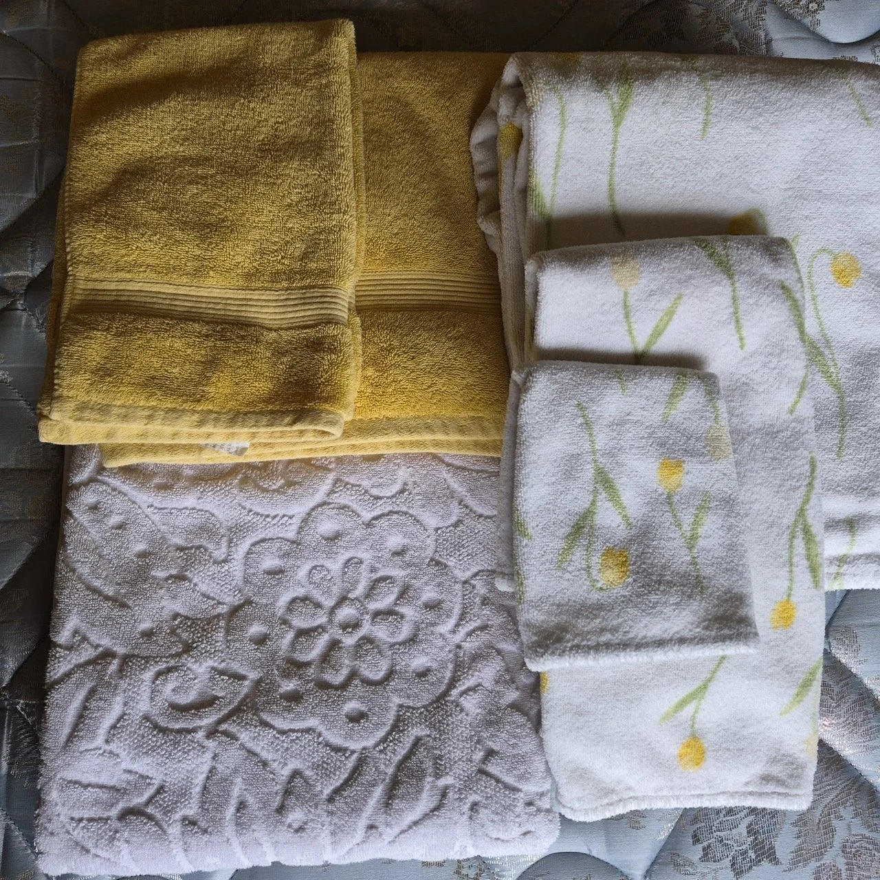 Sunshiny Towel Set
